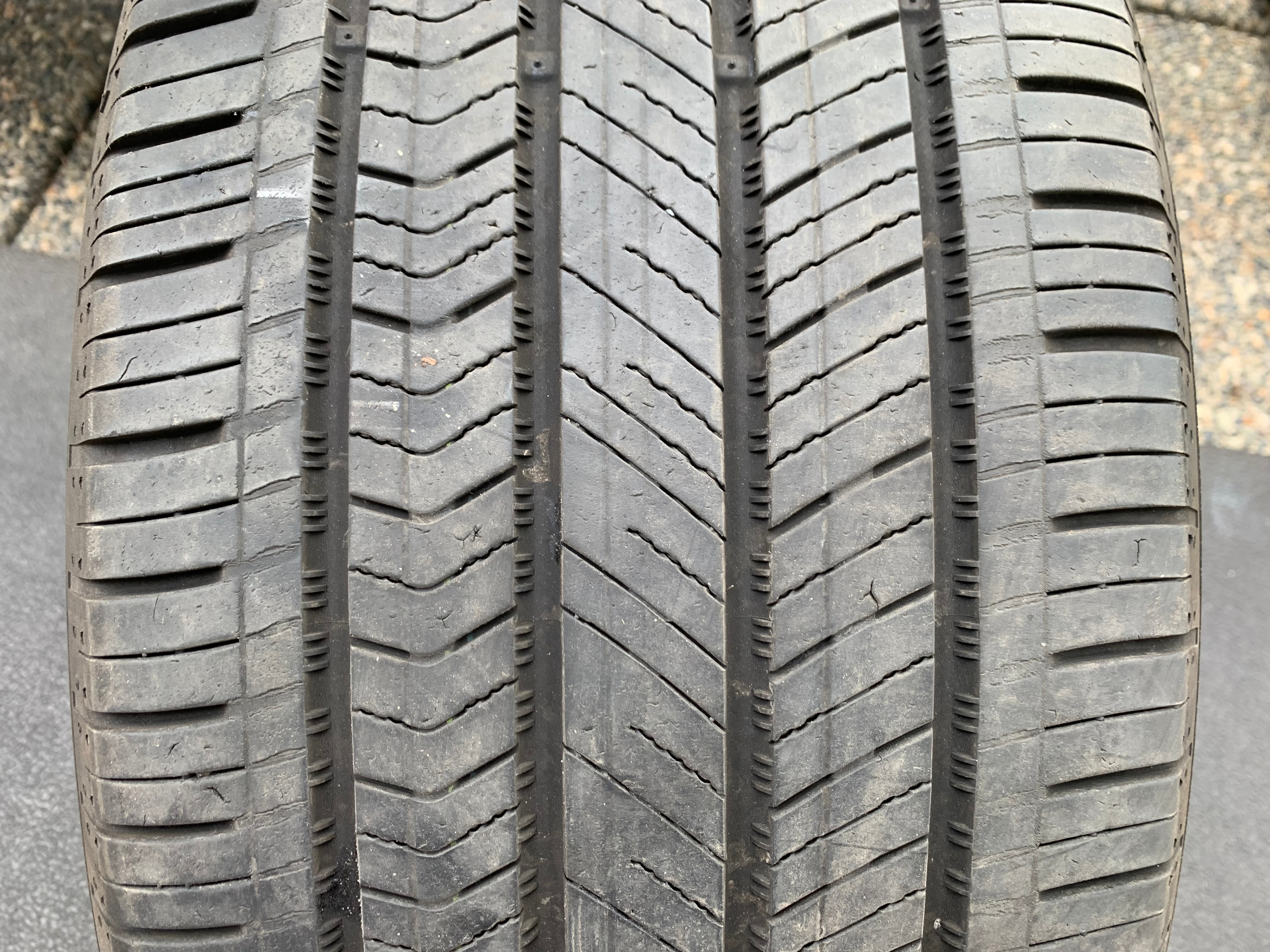 1 X single 255/45/19 Kumho Majesty 9 Solus TA91 EV 60% tread - photo 2