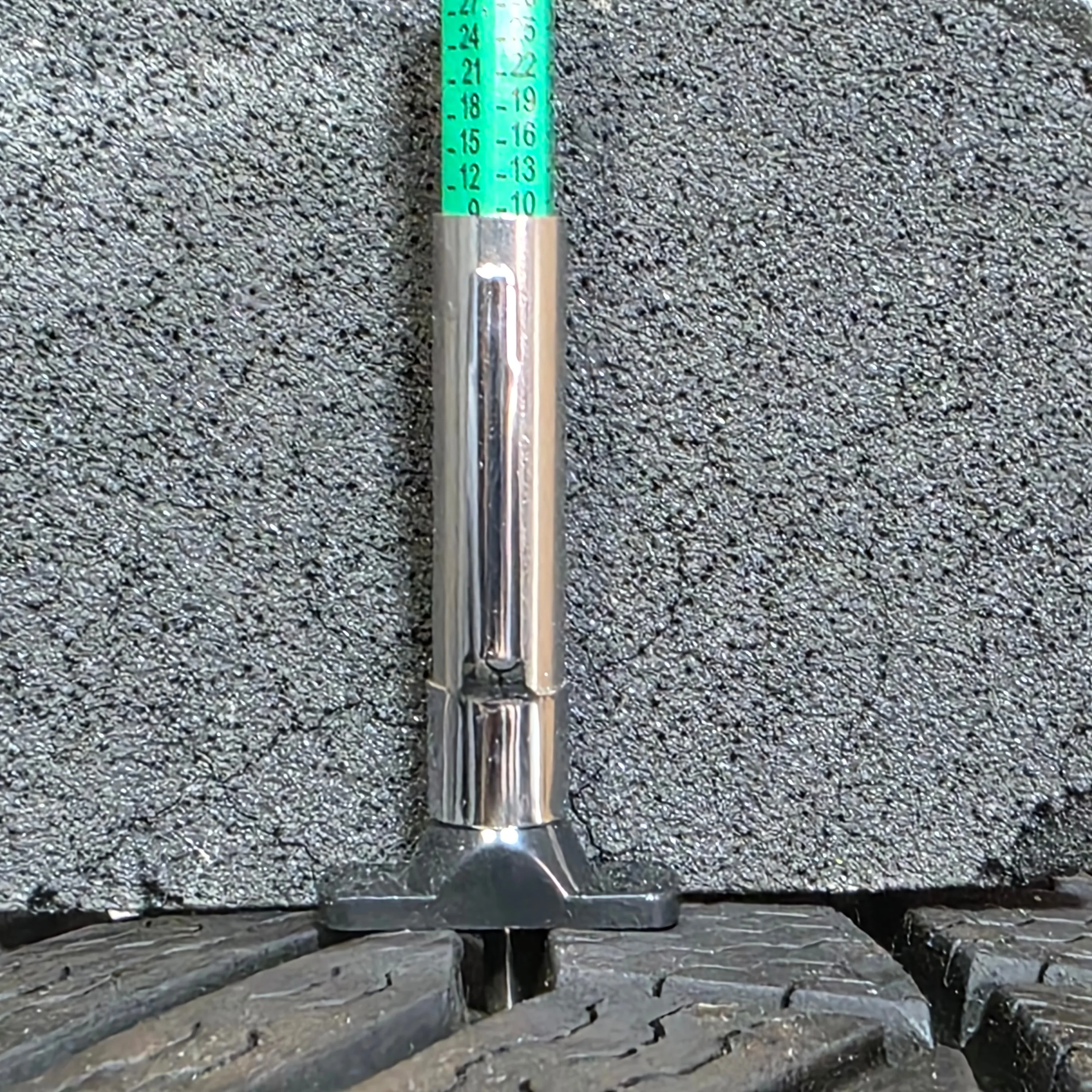 245/40/18 Continental winter tires 90% tread image indicator(9)