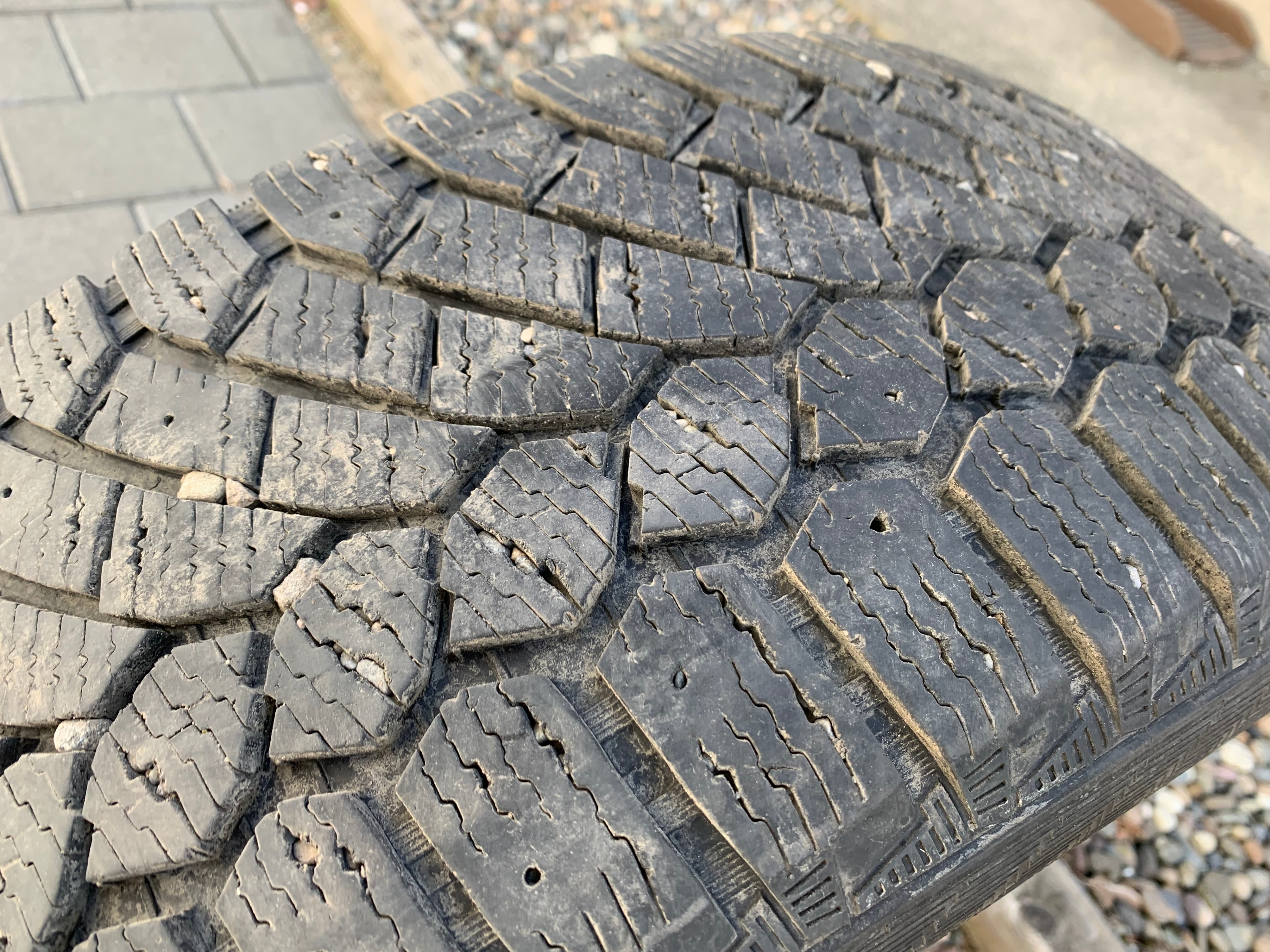 1 x single 225/55/18 M+S 102T Nord Frost 200 Gislaved 90% tread - photo 4