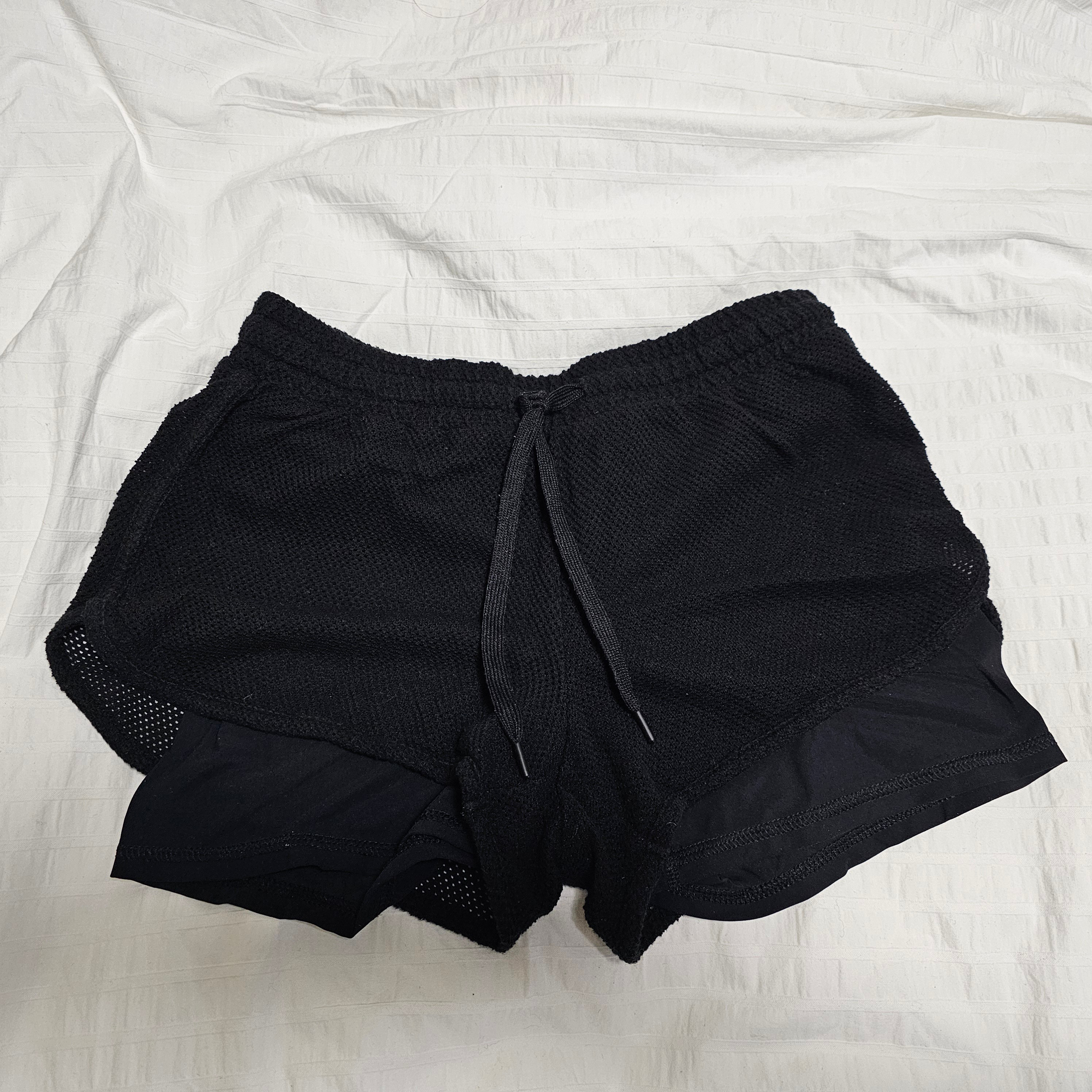 Aritzia The Constant Blasis Shorts - 2017 - Black - Sz S - photo 2