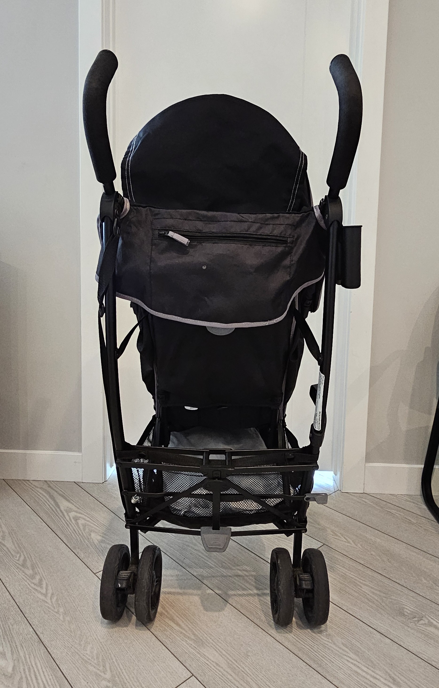 Lightweight Umbrella Stroller – $100 - photo 2