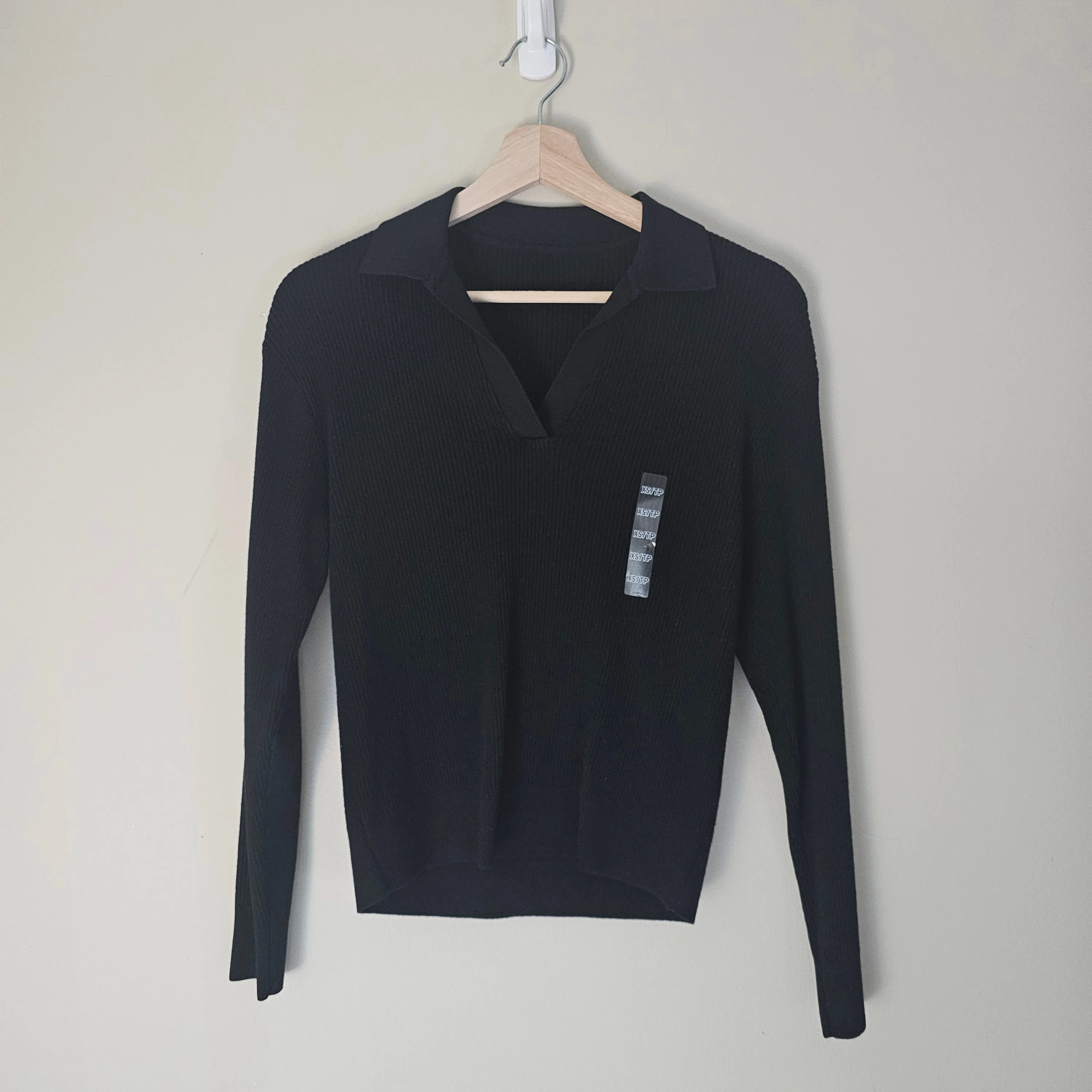 NWT Uniqlo Washable Knit Ribbed Polo Sweater - 2024 - Black - XS image indicator(2)