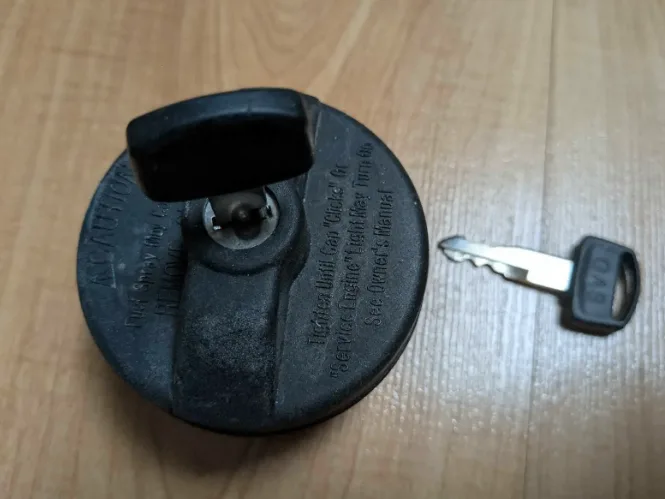Stant 10511 Locking Fuel Cap (READ AD) thumbnail