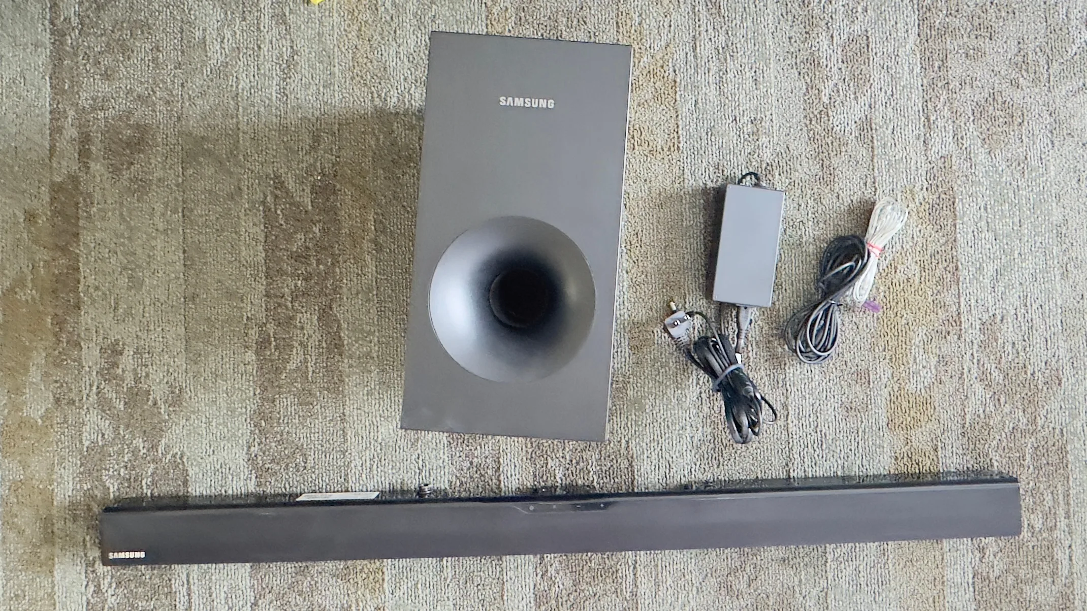 Samsung 40" Wireless Soundbar & Subwoofer Set thumbnail