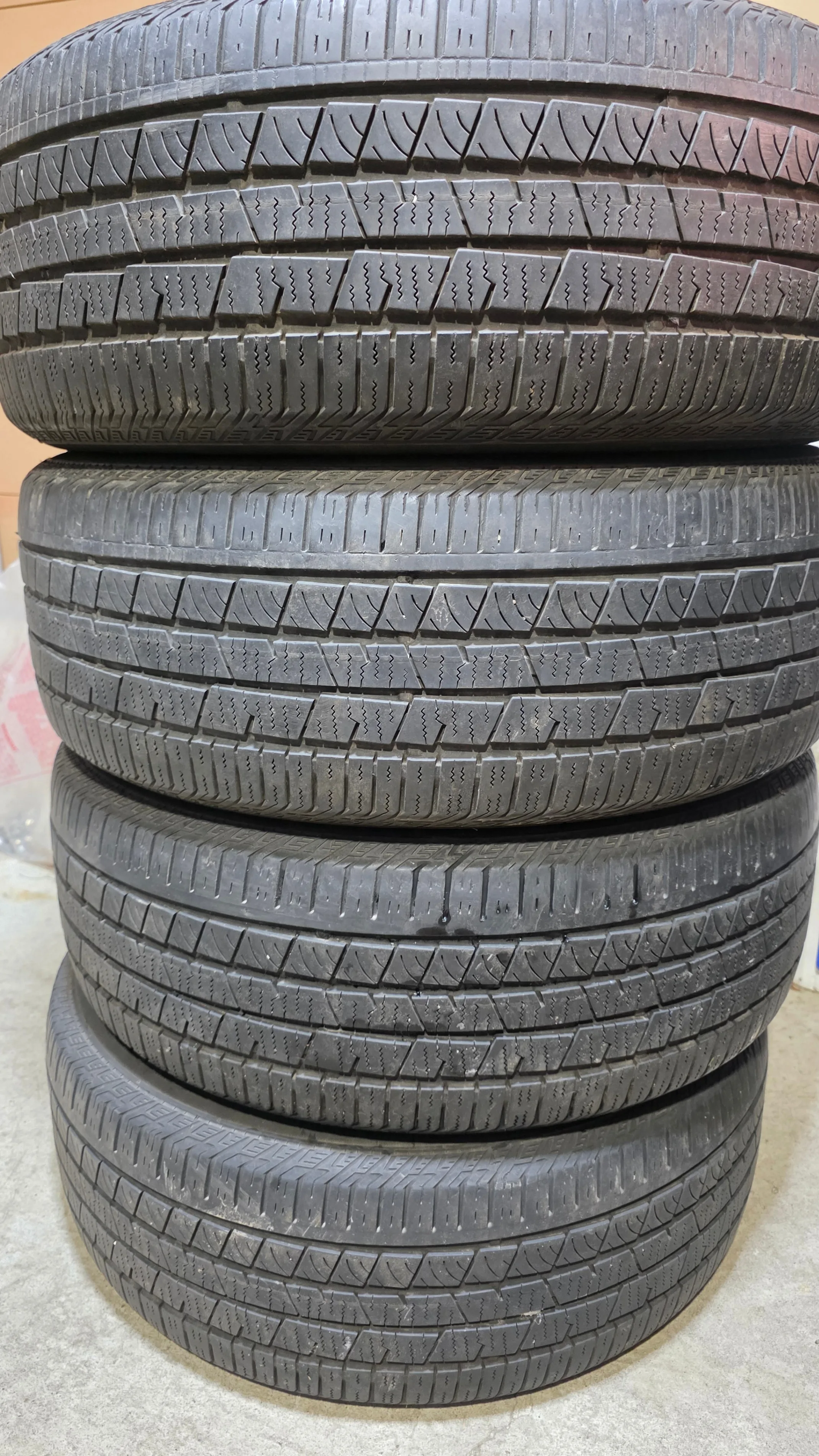 235/55/19 Continental all season tires image indicator(4)