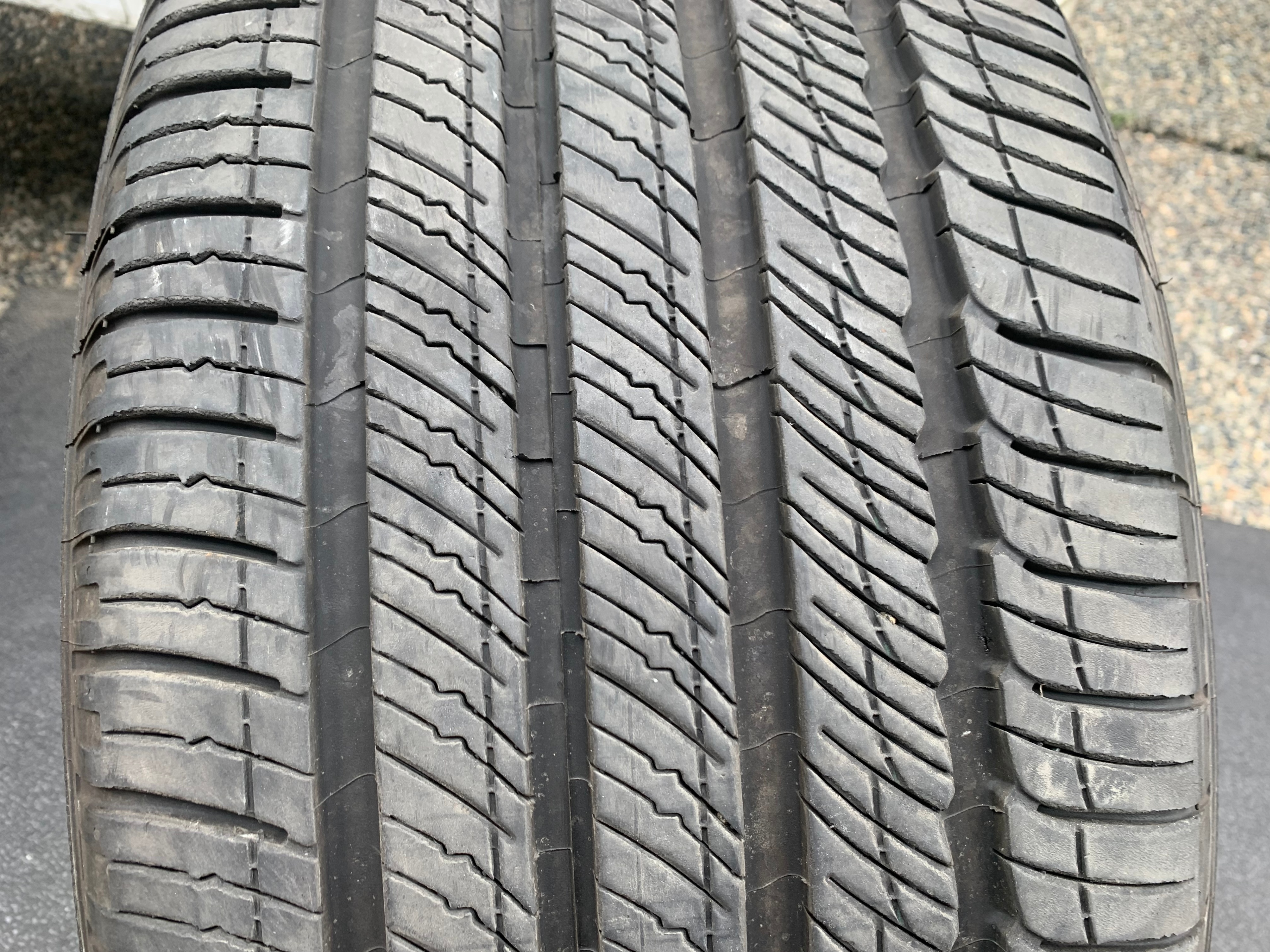 1 x single 275/50/20 Michelin Primacy Tour A/S with 90% tread - photo 2