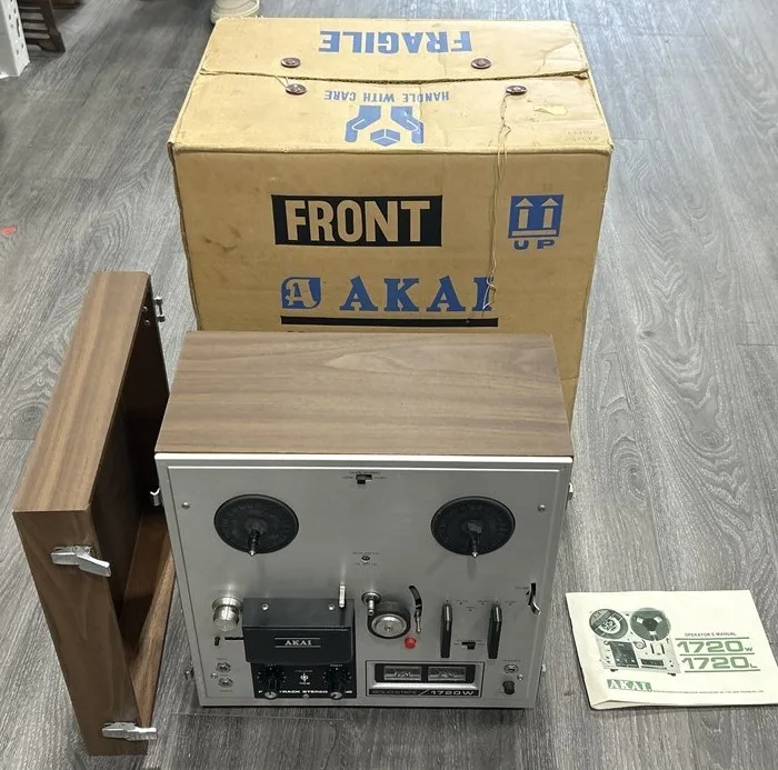 Vintage Akai 1720W Solid State Stereo Tape Recorder +Box – Works thumbnail