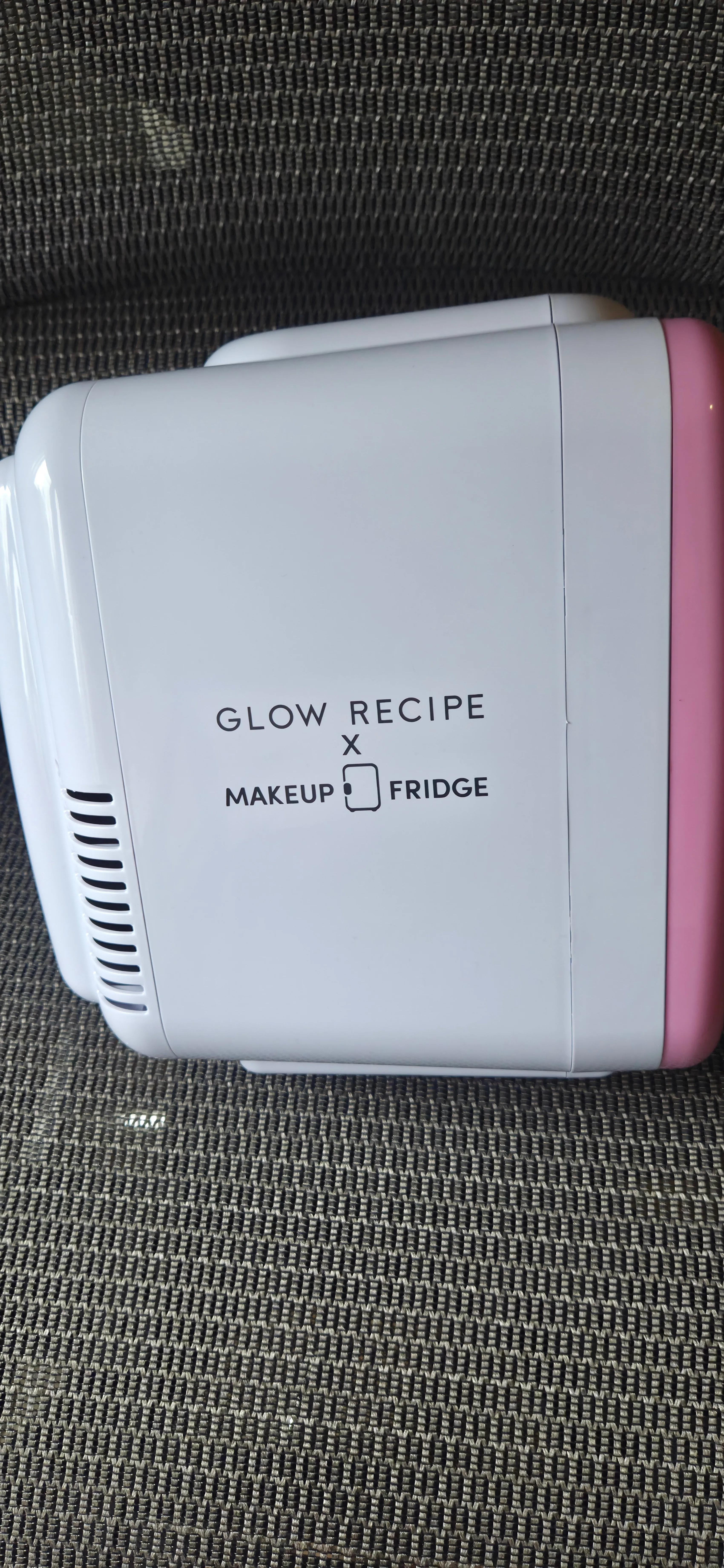FREE products with Makeup Fridge purchase image indicator(4)