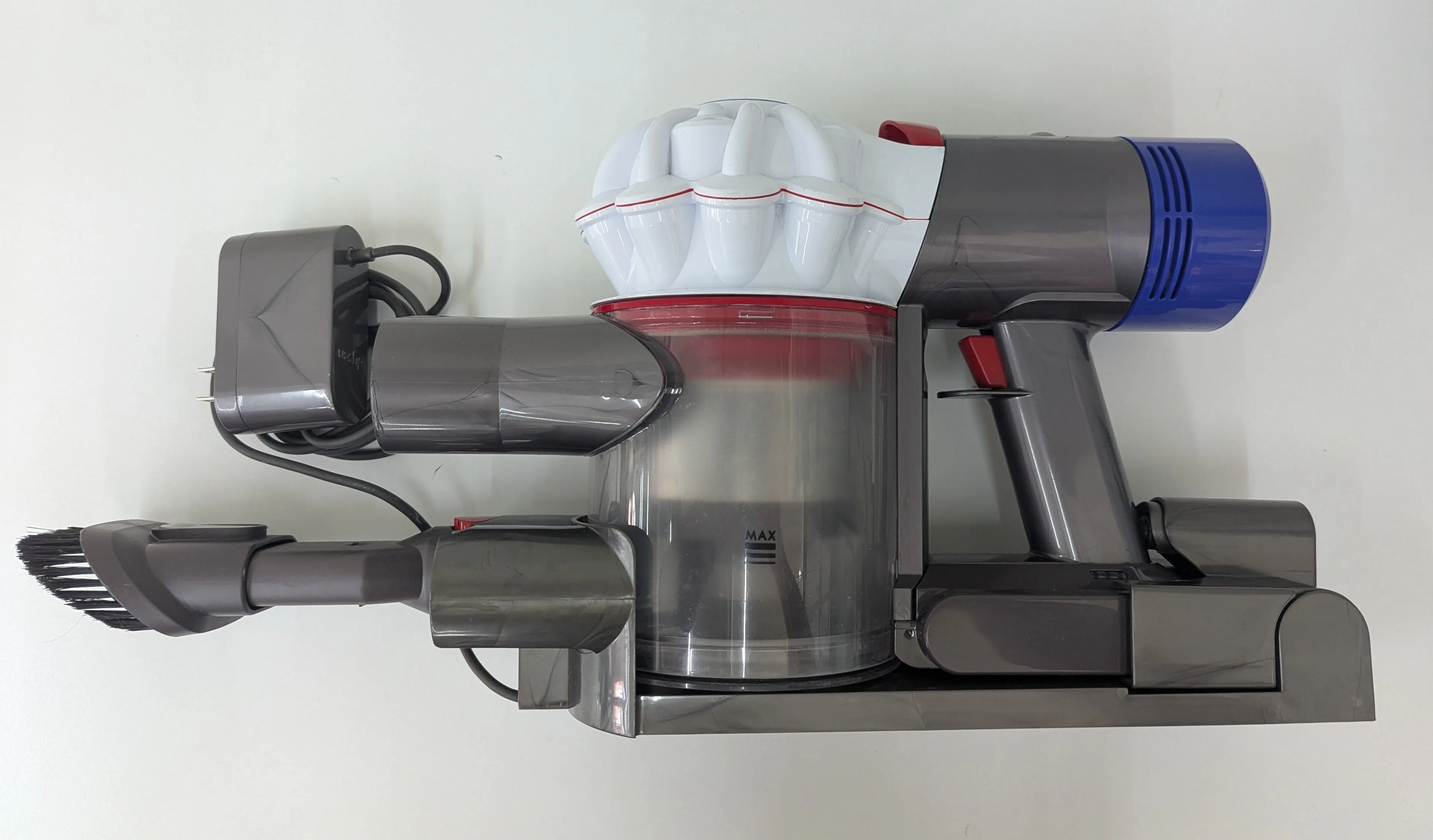 Dyson V7 Cordless Vacuum – Excellent Condition image indicator(6)