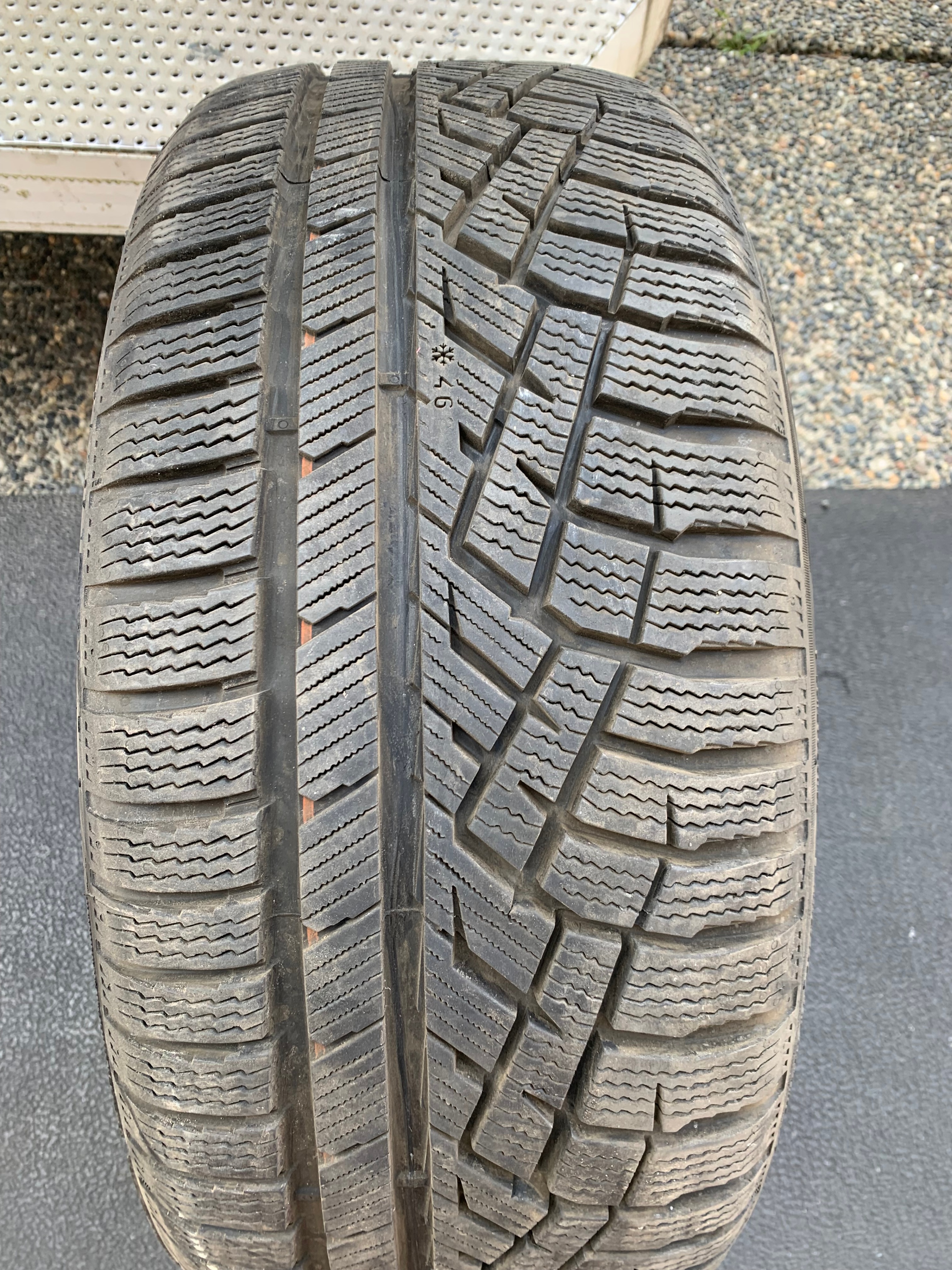 1 X single 235/45/18 98V M+S Nokian Remedy WRG5 with 95% tread