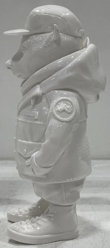 CREALIVE Filter017 Vinyl Badger Figure – Rare White Blank 8” image indicator(3)