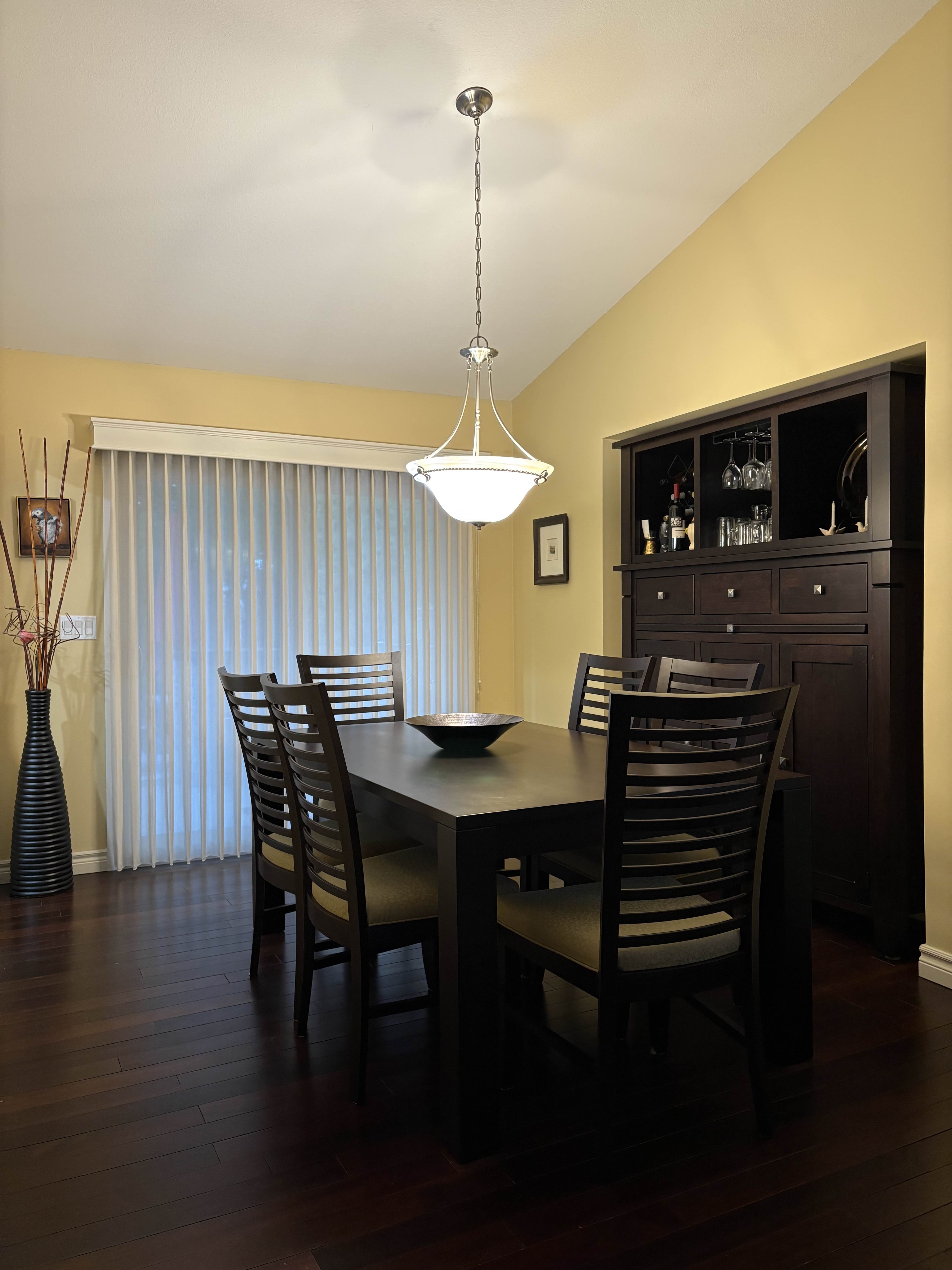 Dining Table with 6 chairs