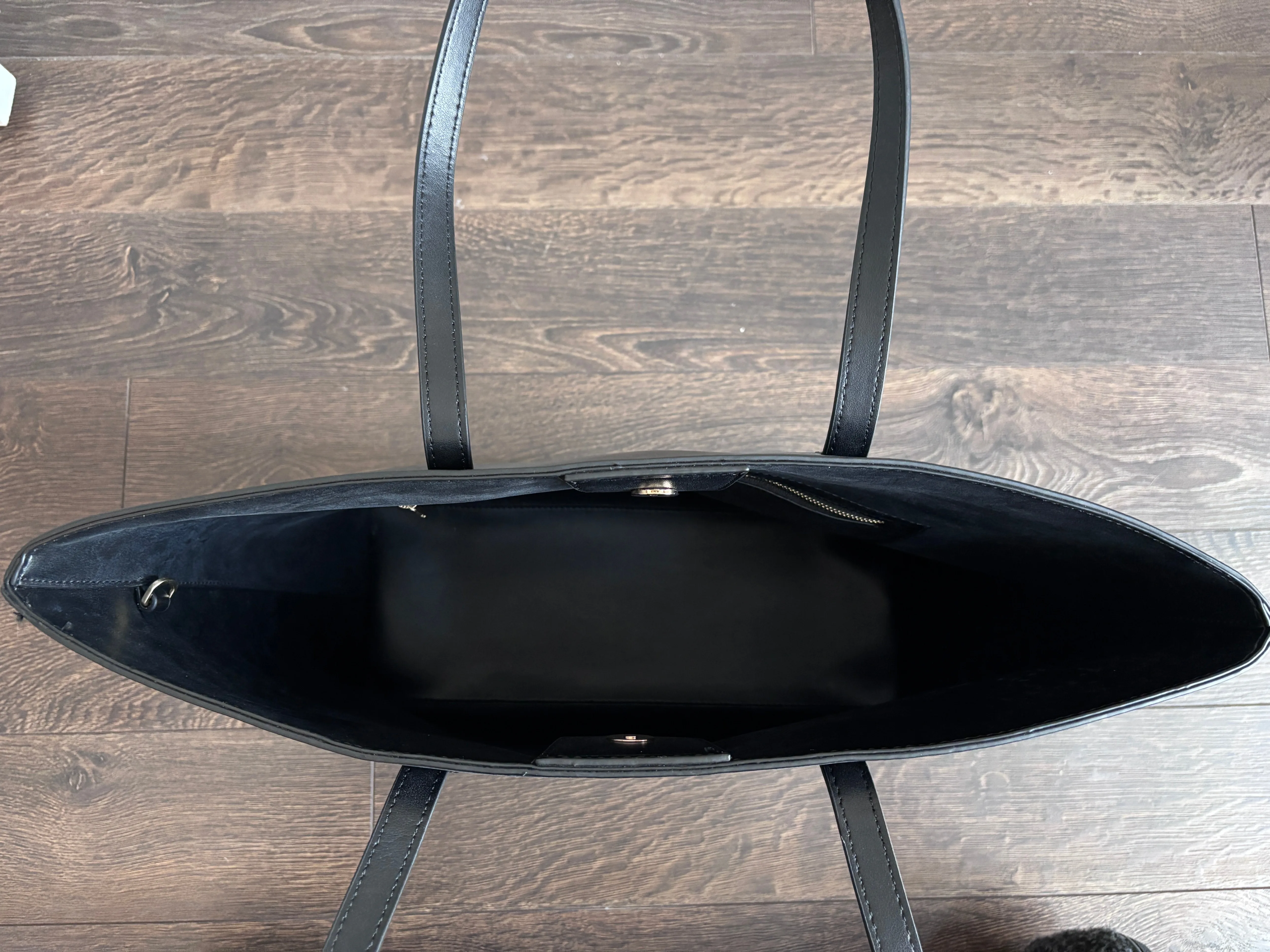 Matt and Nat Nivi Vegan Tote Bag image indicator(2)