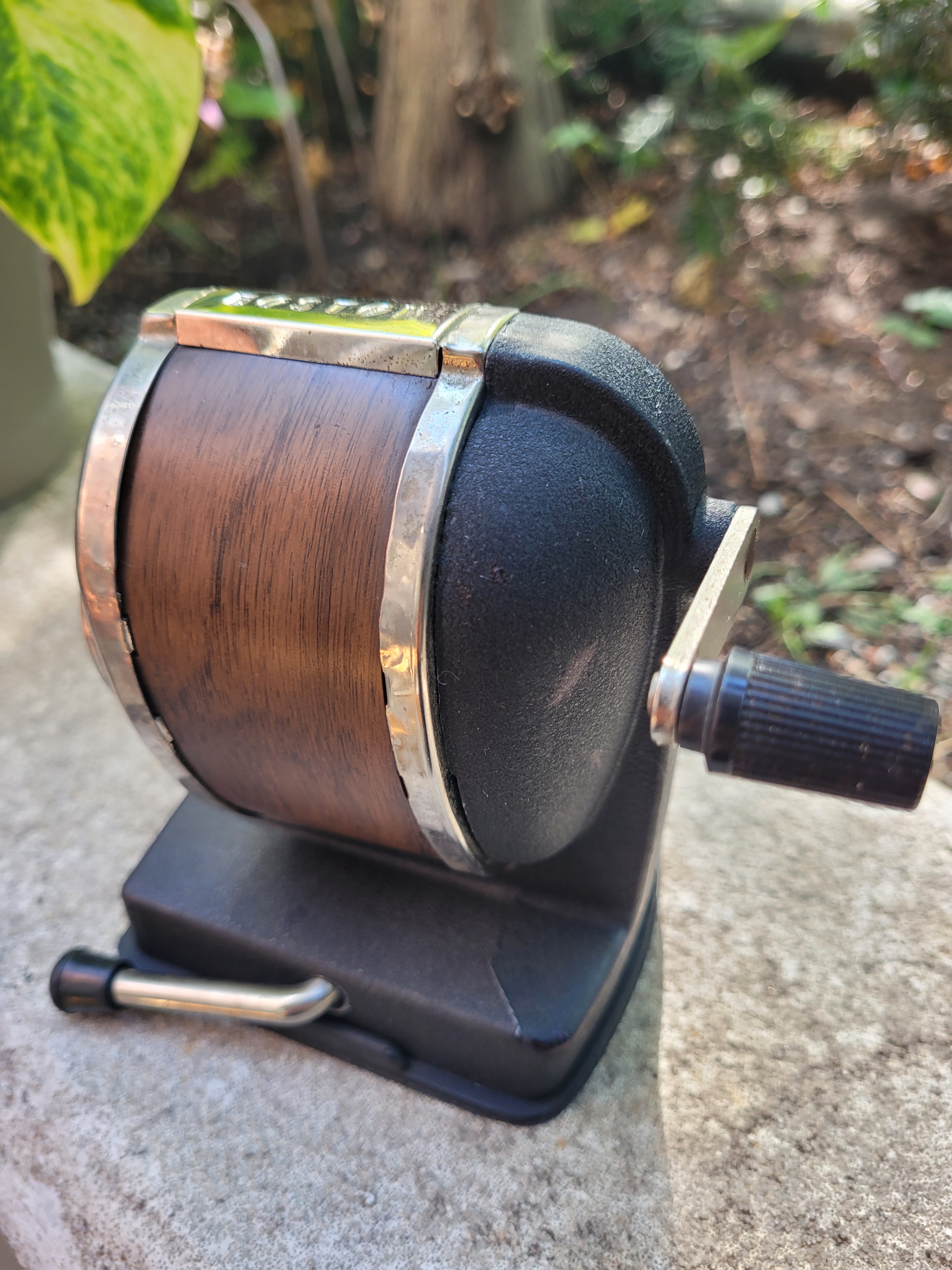 Vintage Boston 8 Hole Pencil Sharpener Vacuum Mount - photo 3