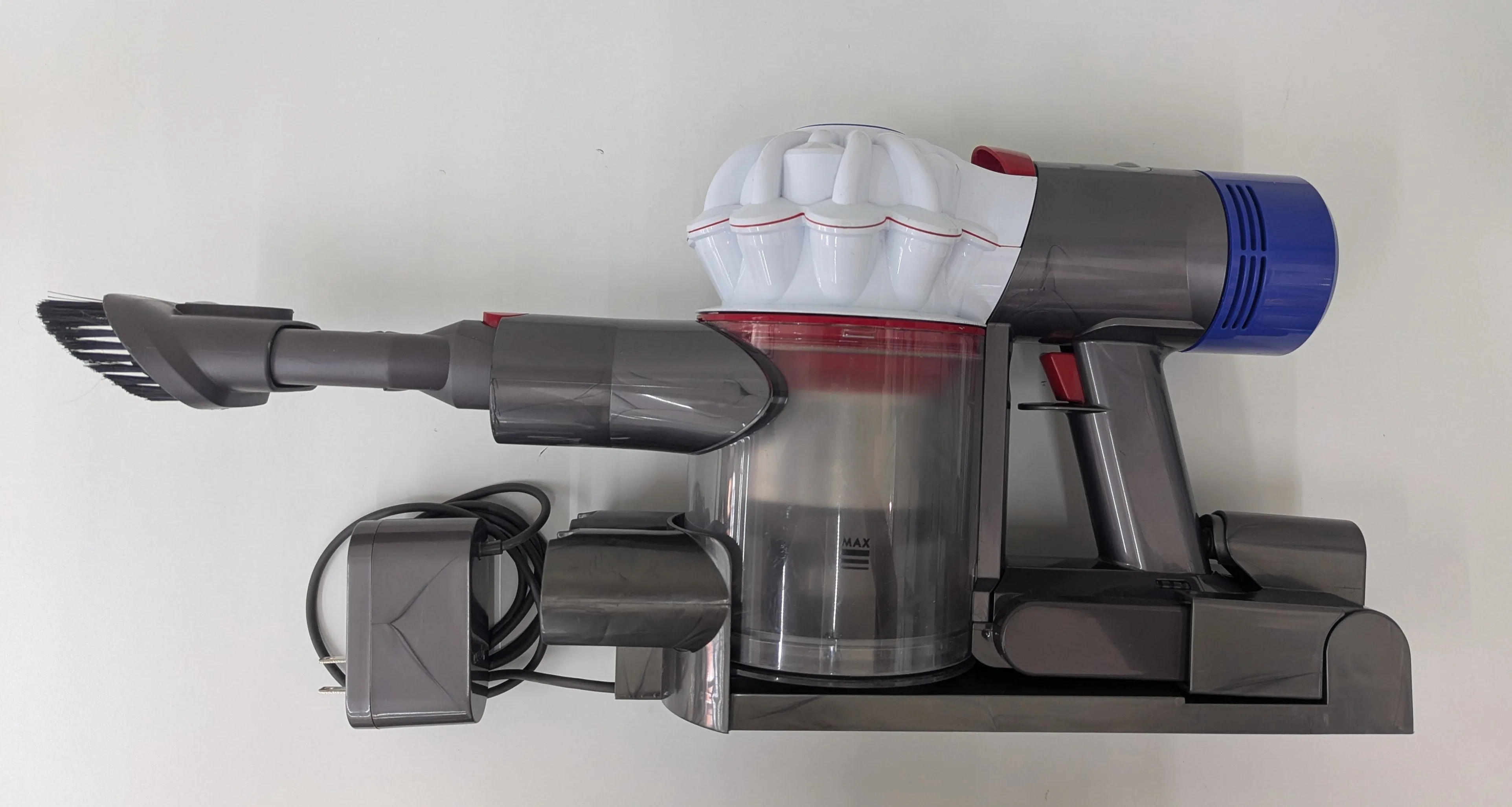 Dyson V7 Cordless Vacuum – Excellent Condition image indicator(7)