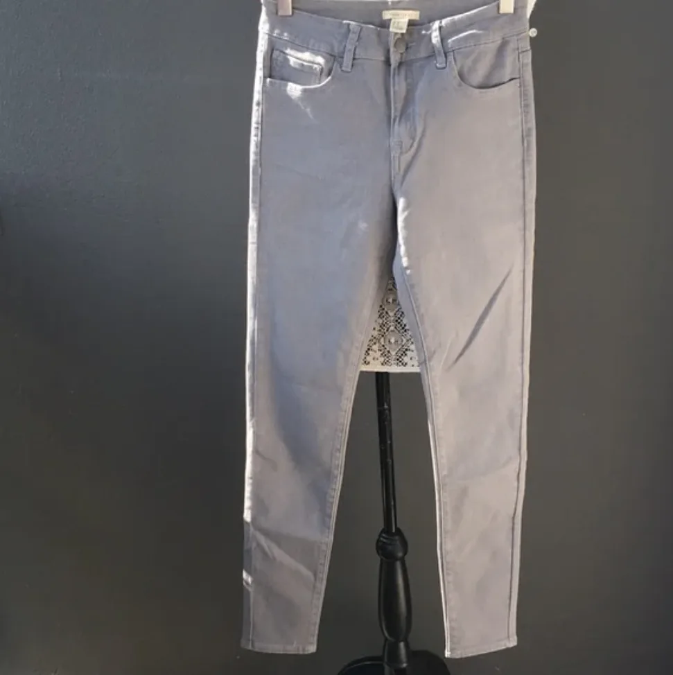 3 Pairs - Size 27 - Forever 21 Skinny Jeans image indicator(6)