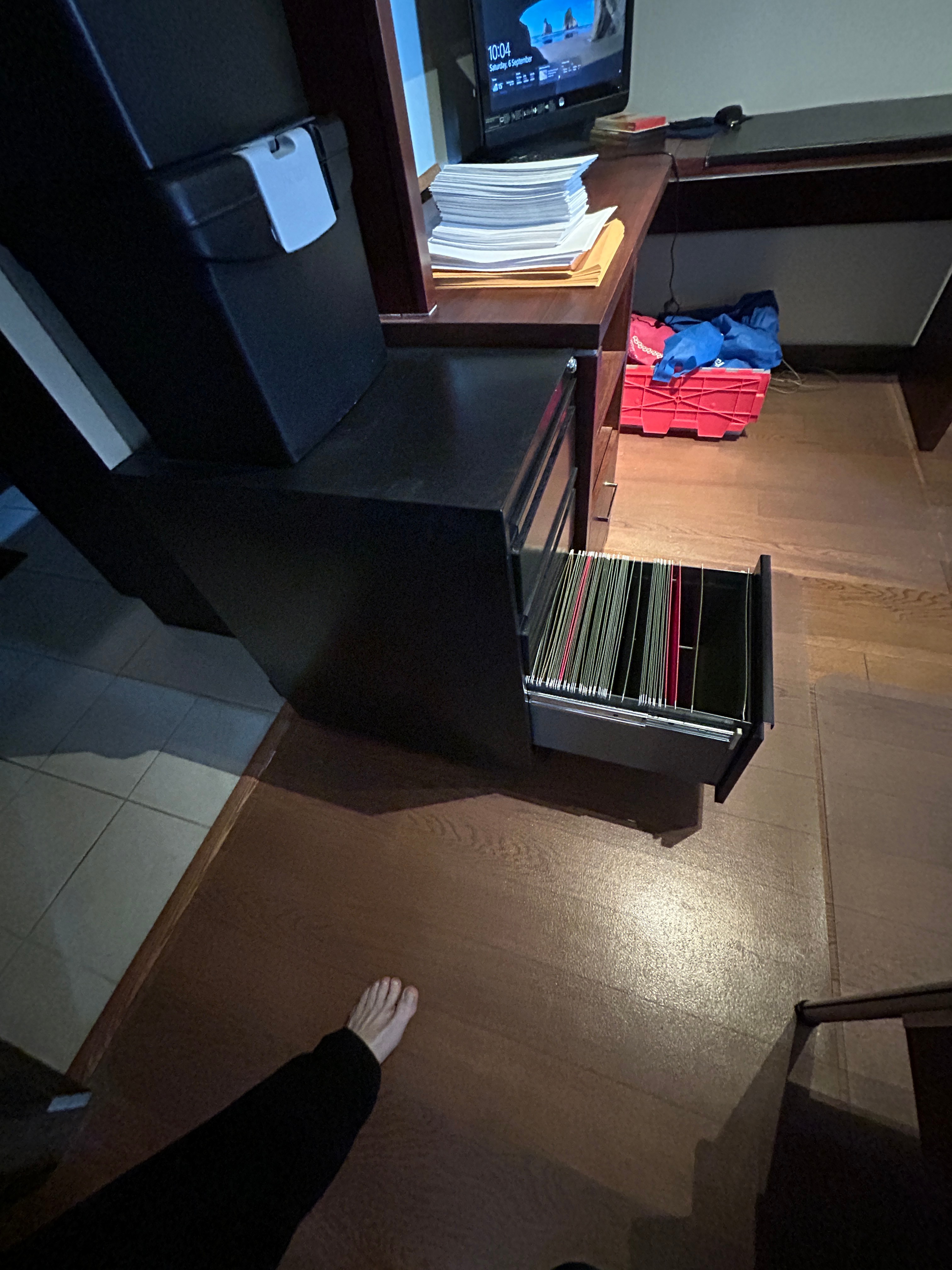 Metal Filing cabinet on wheels - photo 2