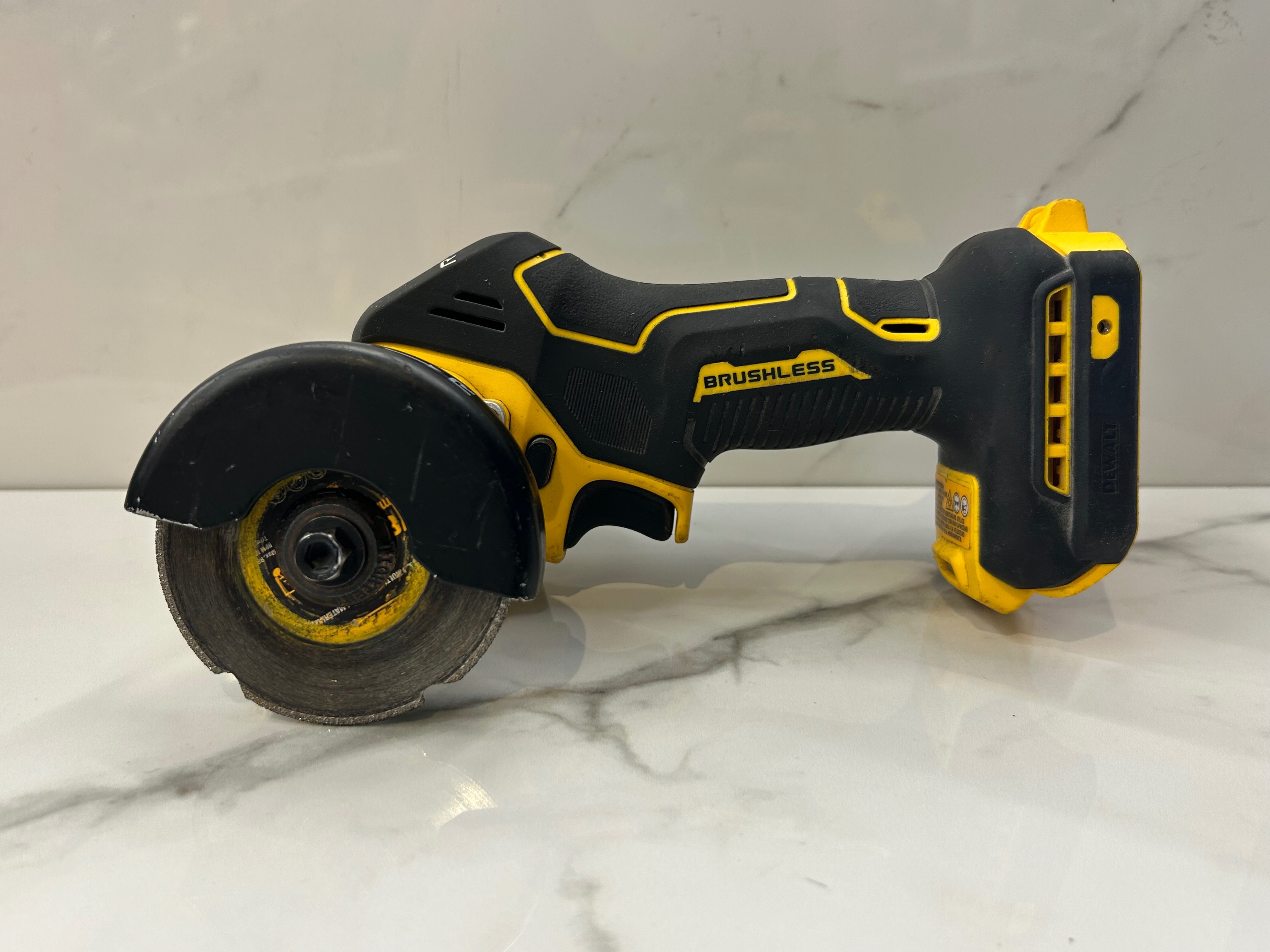 DEWALT 20V MAX XR Cordless Brushless 3" Cut-Off Tool