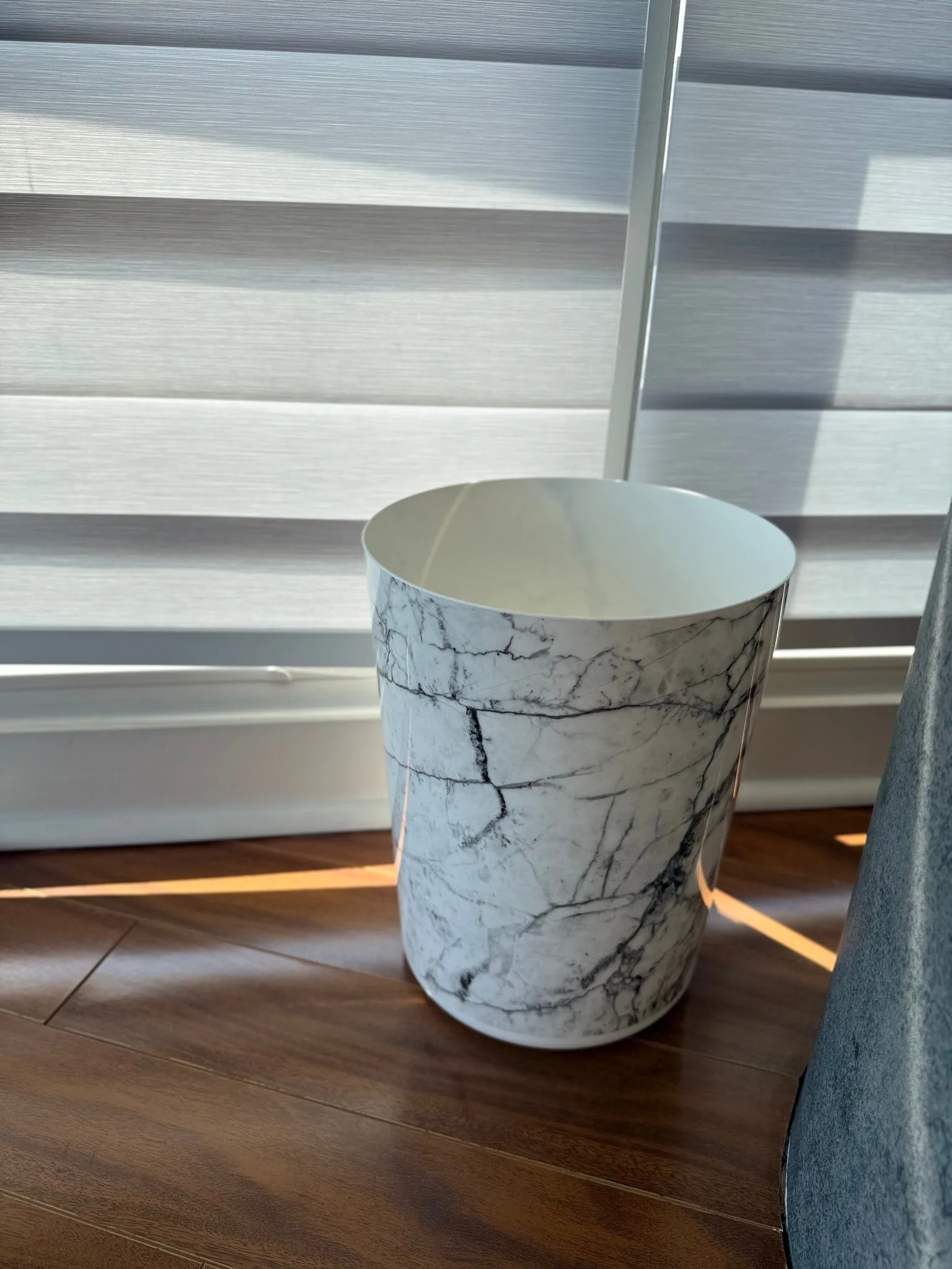 Trash Can - Marble Style thumbnail