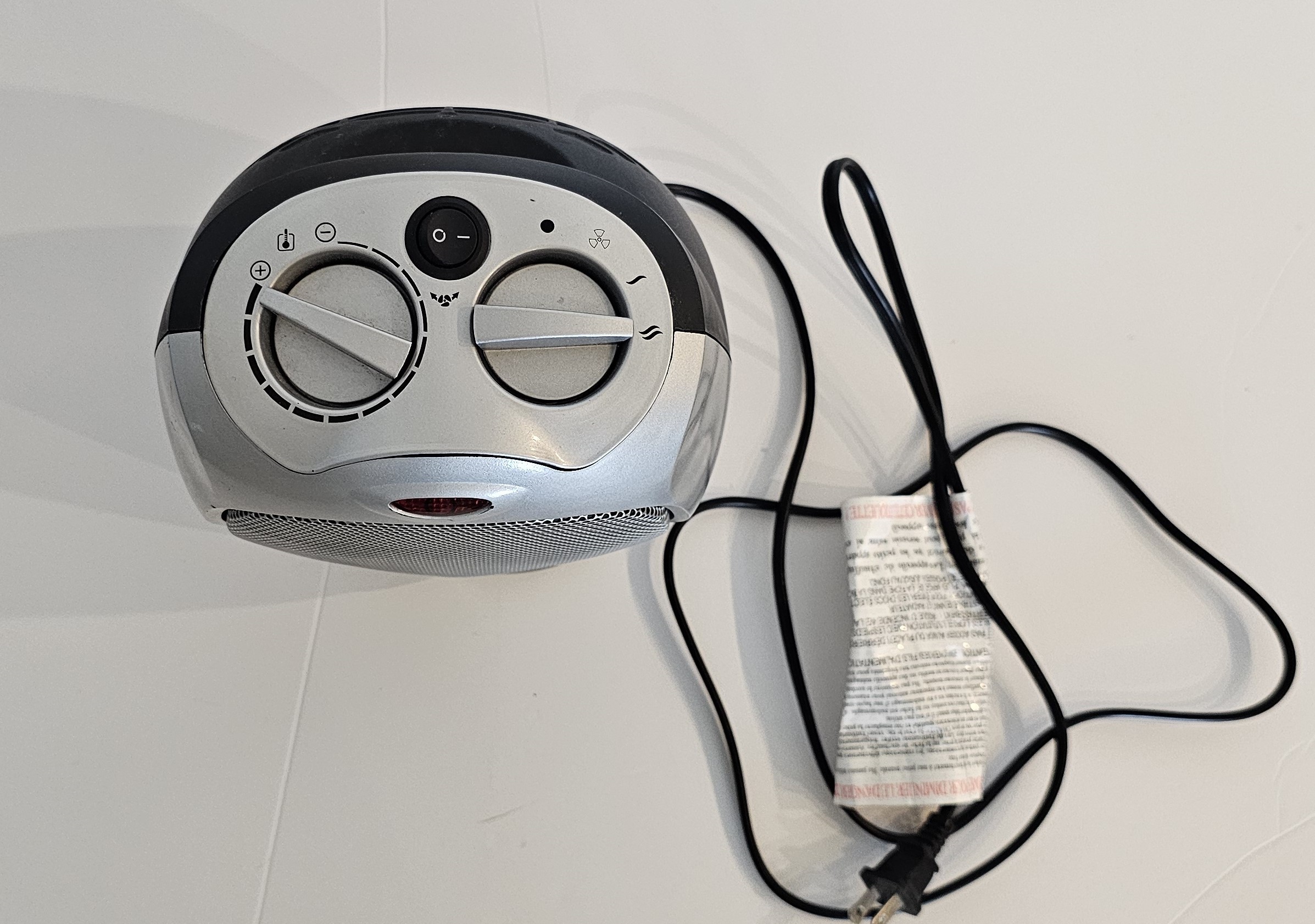 Portable ceramic space heater - photo 3