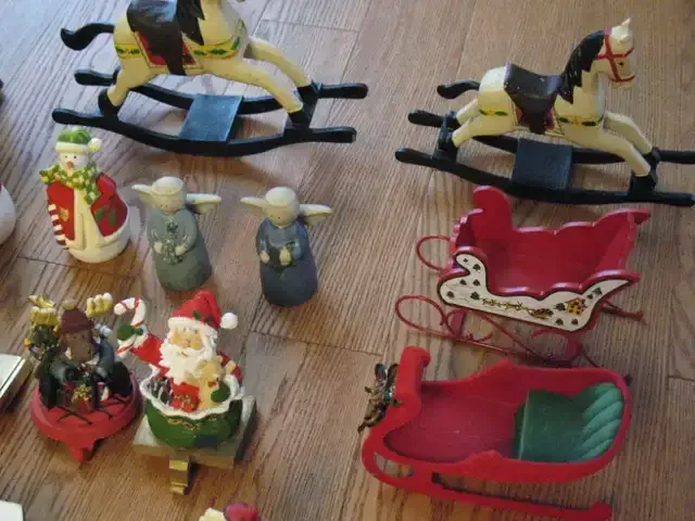 COMPLETE Christmas Tree, Lights, Decorations, and Ornaments image indicator(9)