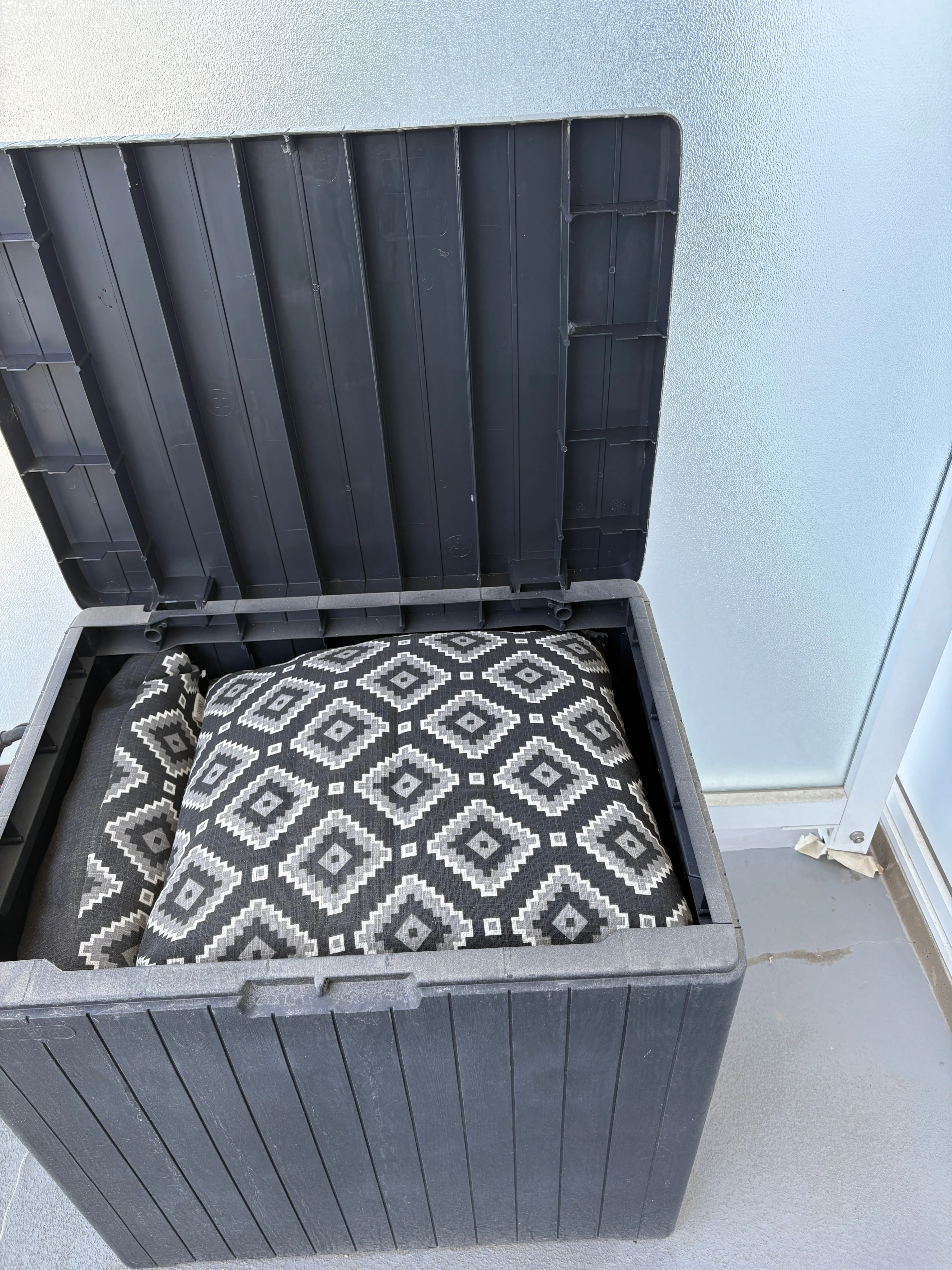 Outdoor Cushions for Sale! 6 for $25!!!! Yonge/Eglinton thumbnail