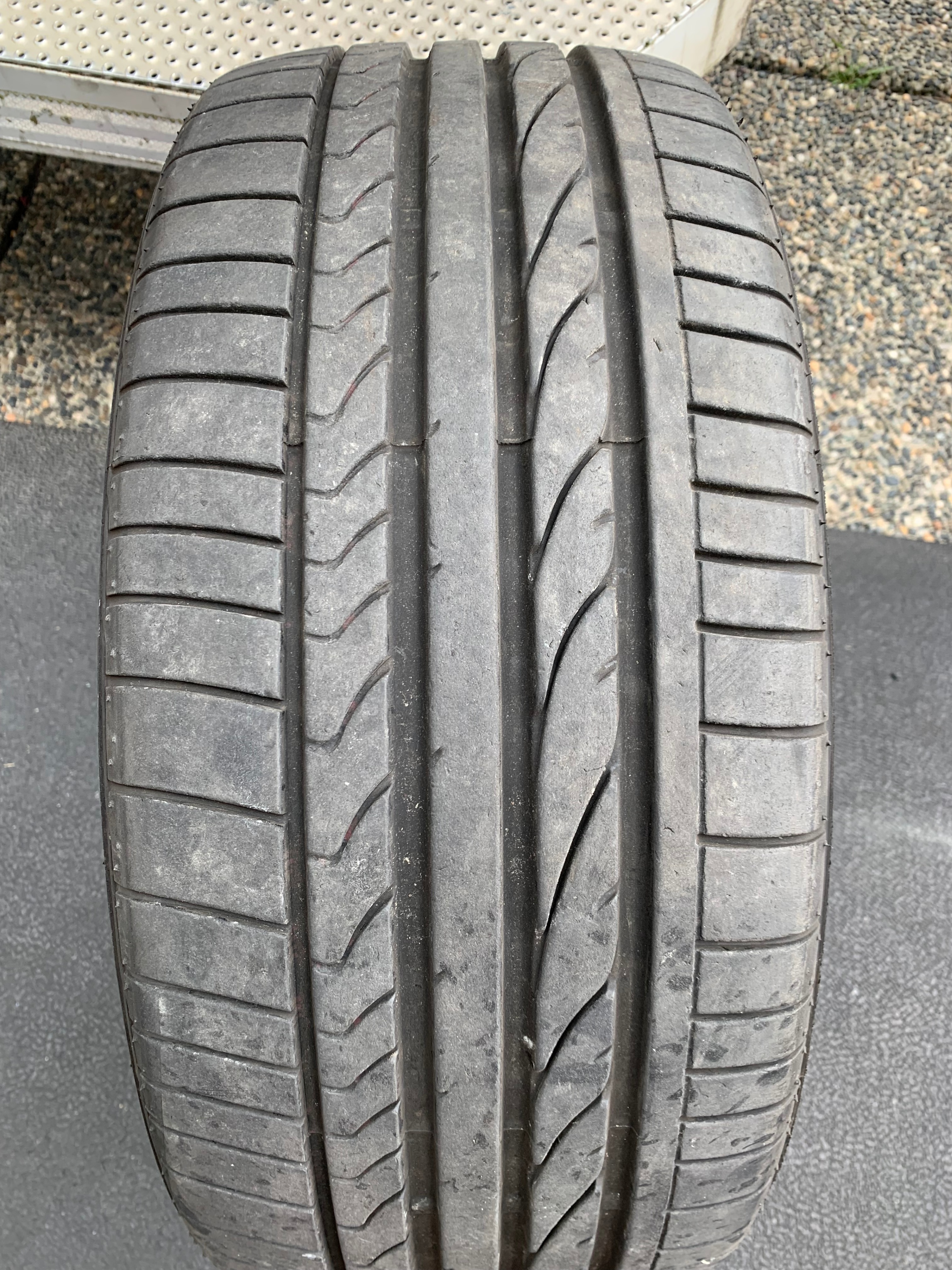 1 X single 235/40/19 Bridgestone Potenza RE050A with 85% tread