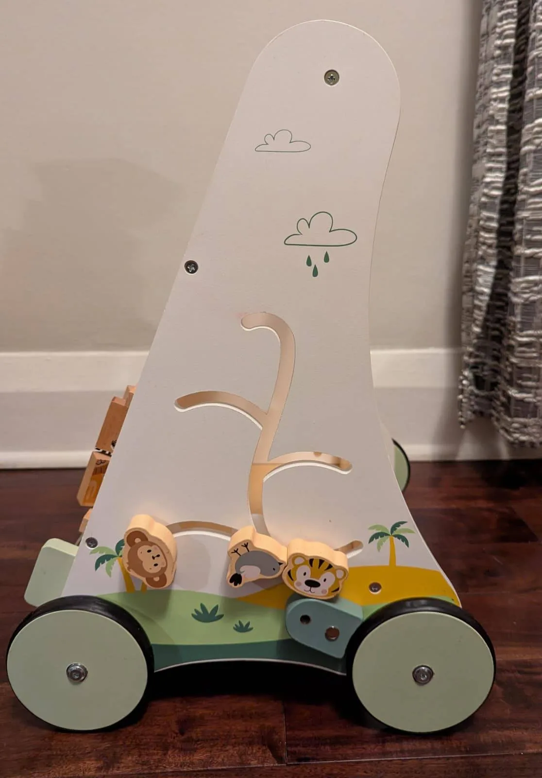 Montessori Wooden Push Walker image indicator(4)