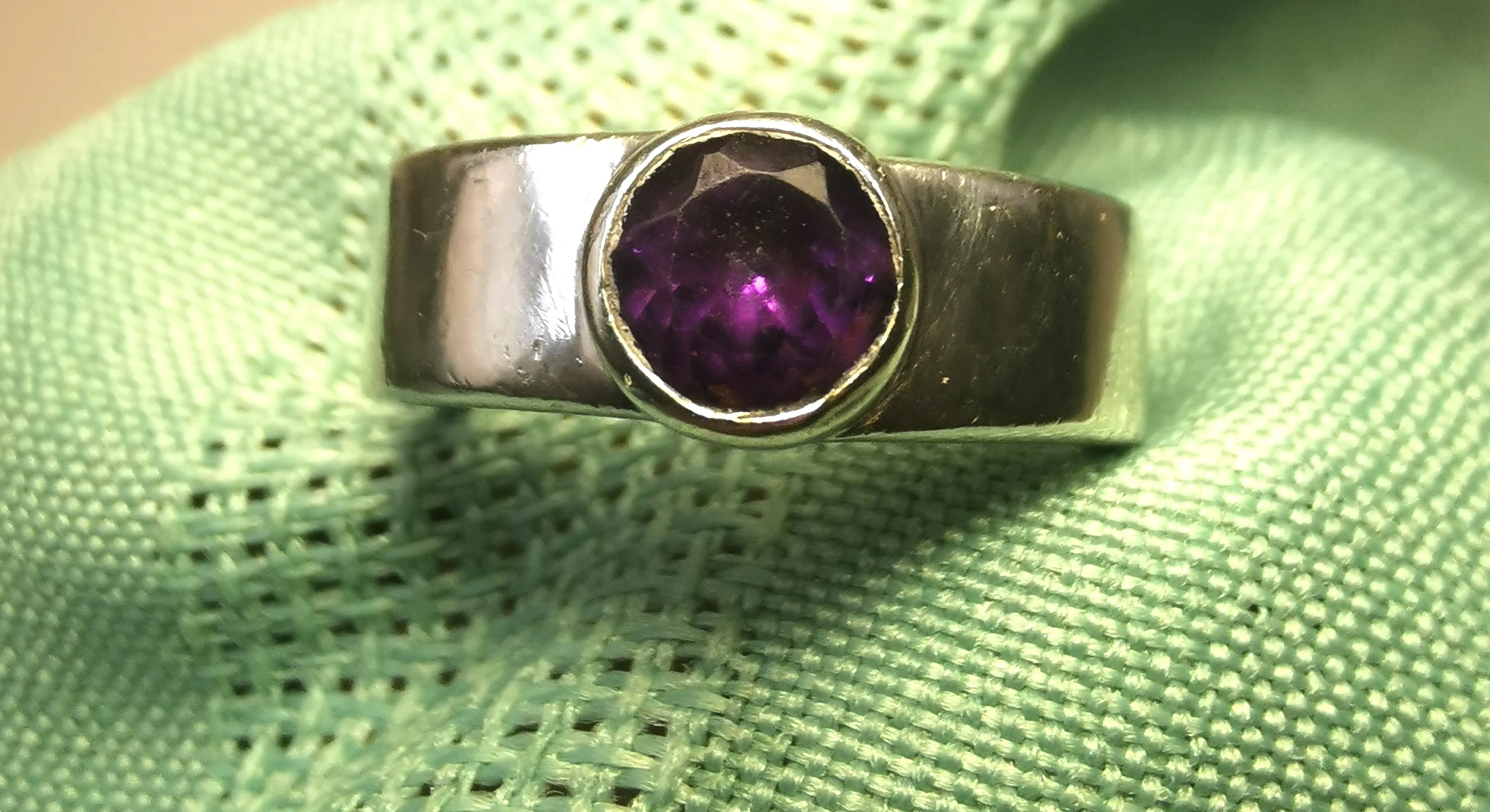Silver Ring Purple Gemstone Size 7-  925 Solid Silver Band image indicator(3)