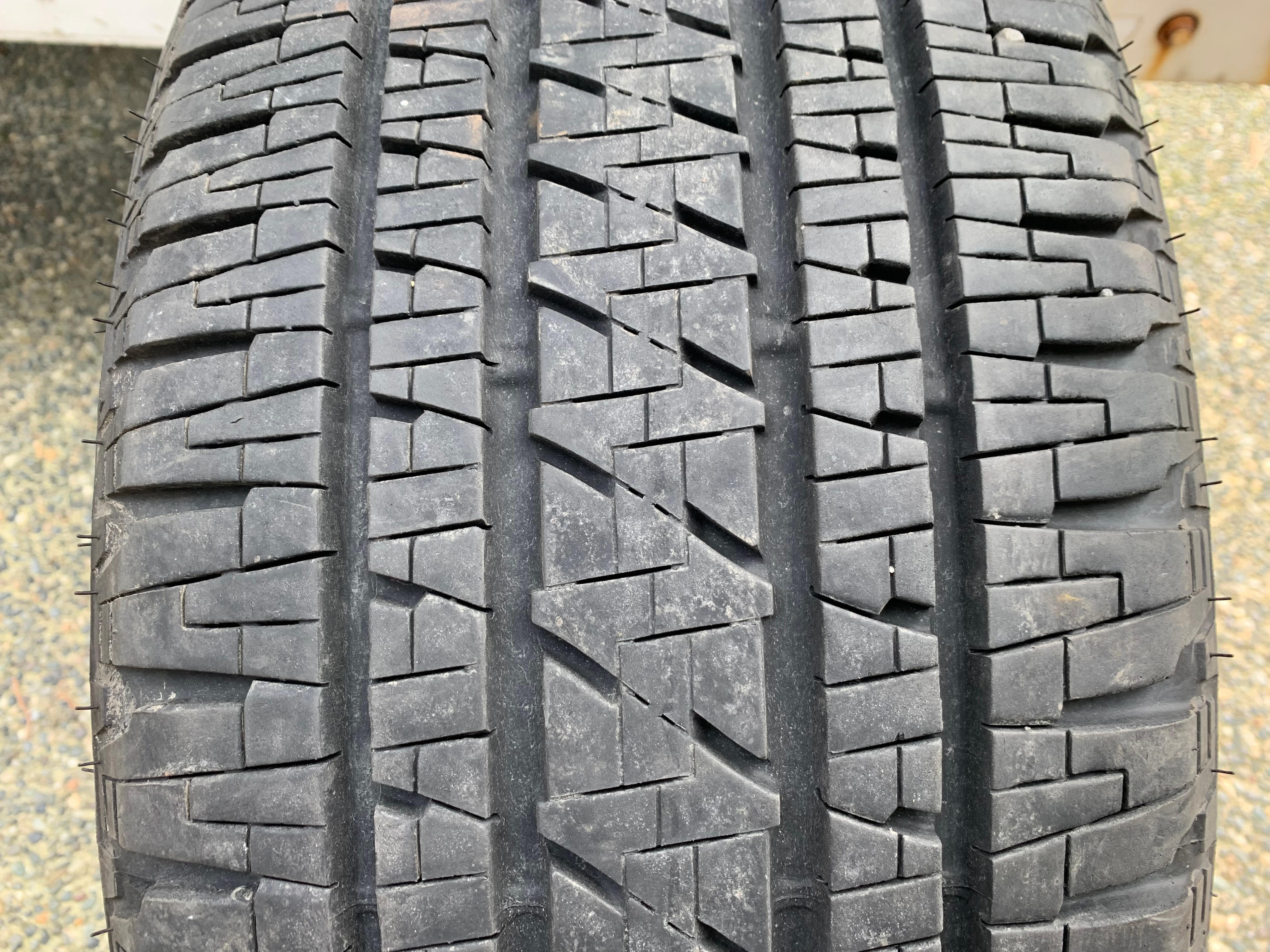 1 X single 235/50/19 Bridgestone Dueler H/L Alenza 90% tread - photo 2