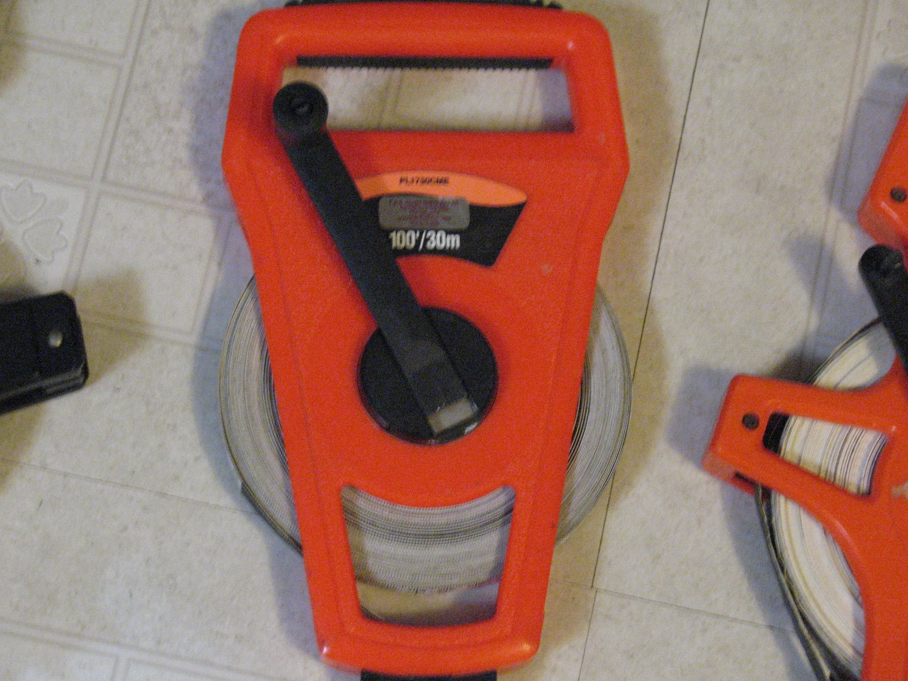 REEL 100 Feet Measuring Tapes image indicator(8)