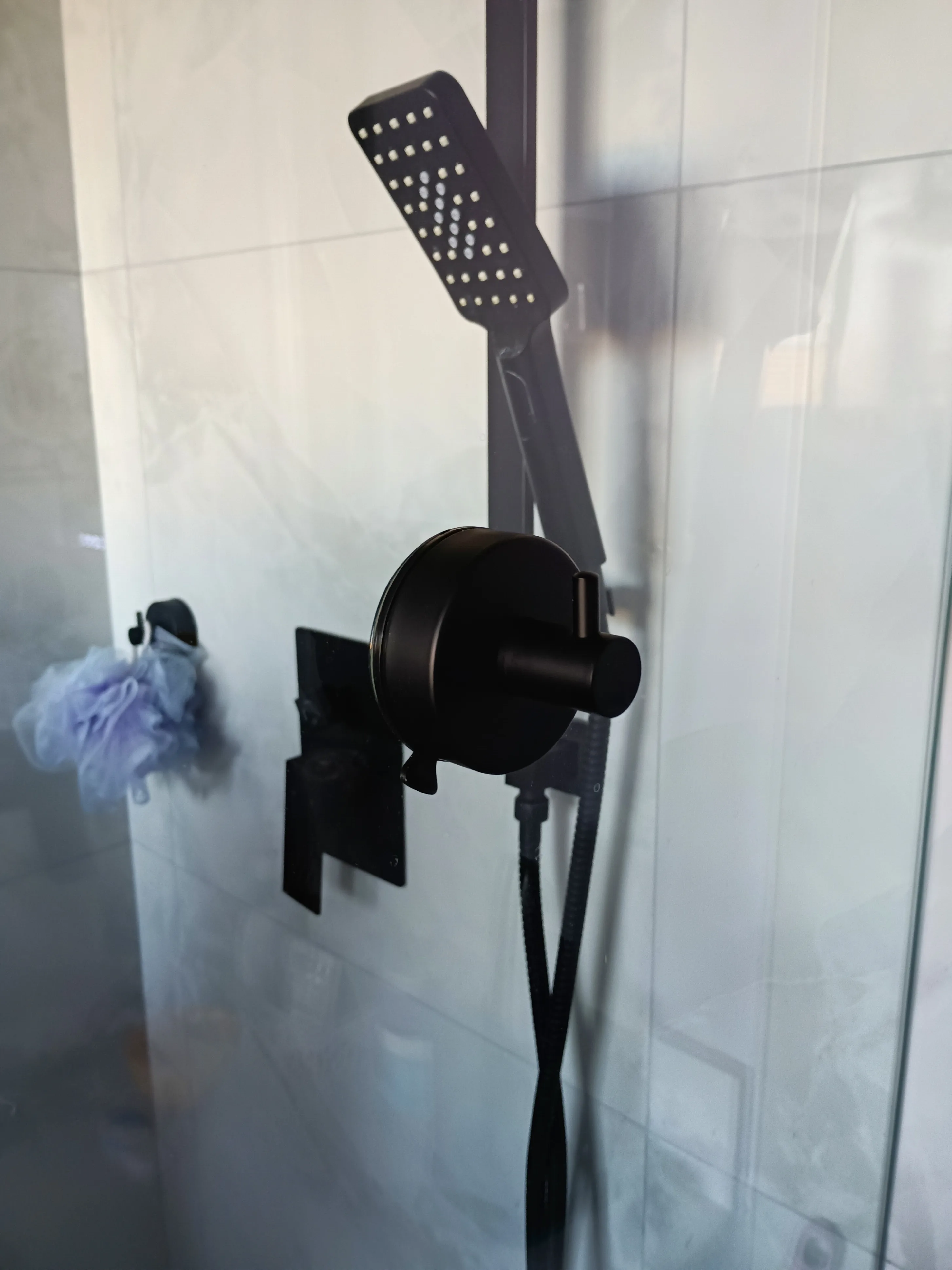 BRAND NEW Suction Cup Hangers (2 available) image indicator(3)