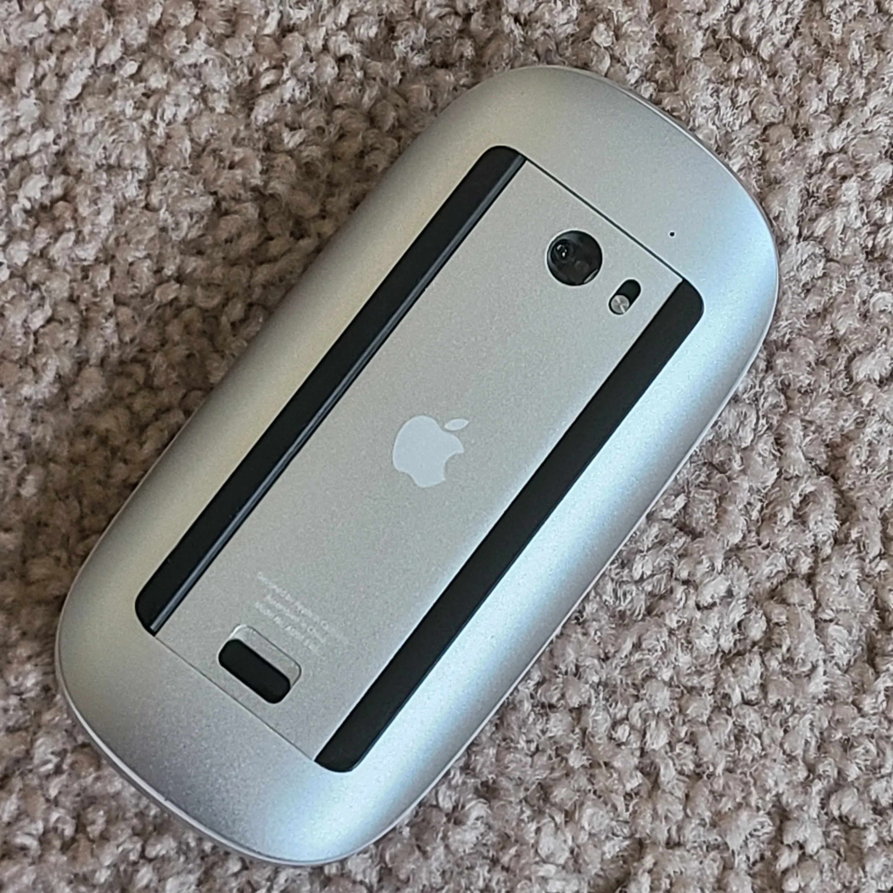 Apple Magic Mouse A1296 Wireless Bluetooth Mouse - White/Silver image indicator(4)