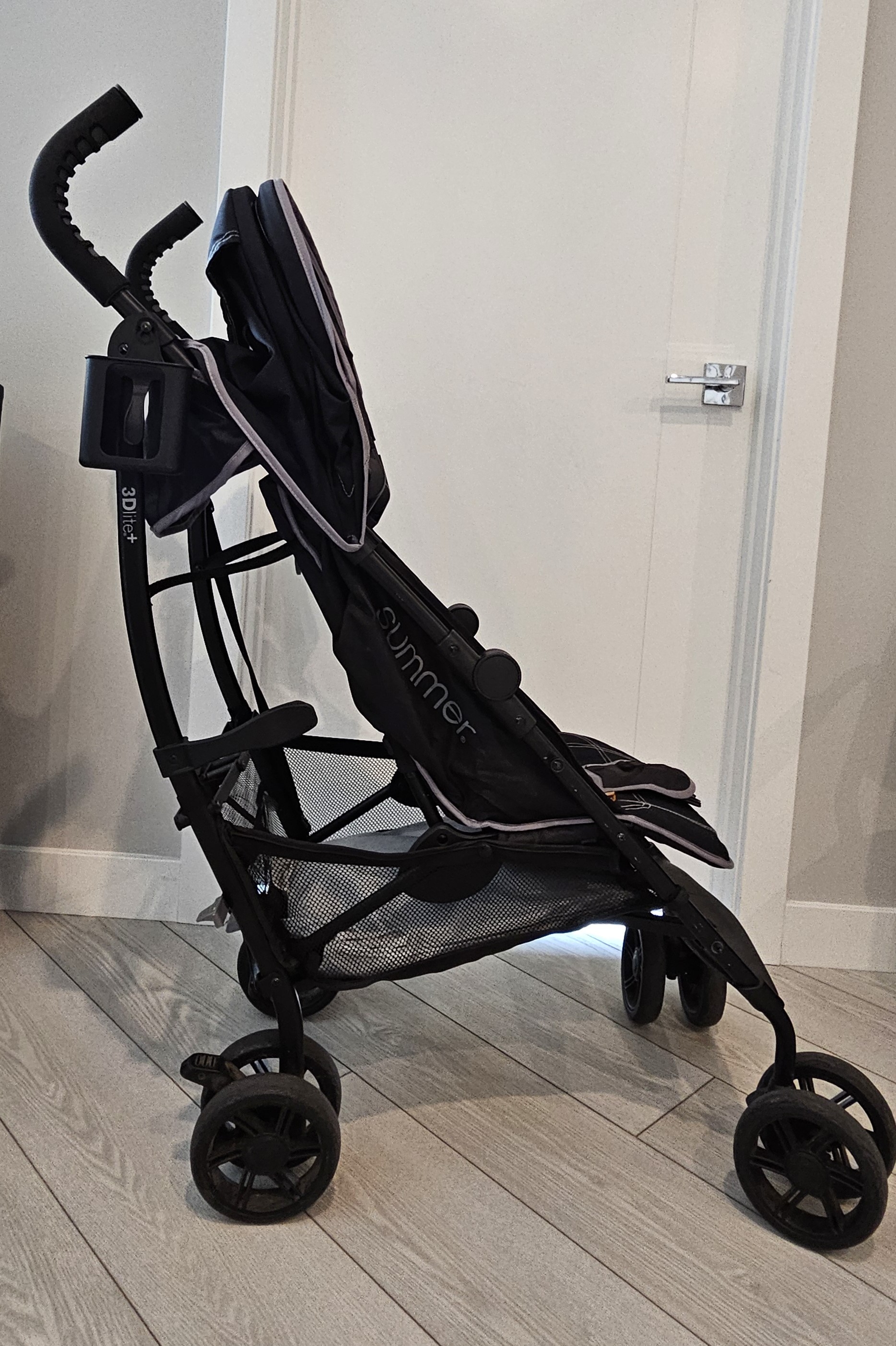 Lightweight Umbrella Stroller – $100 - photo 3