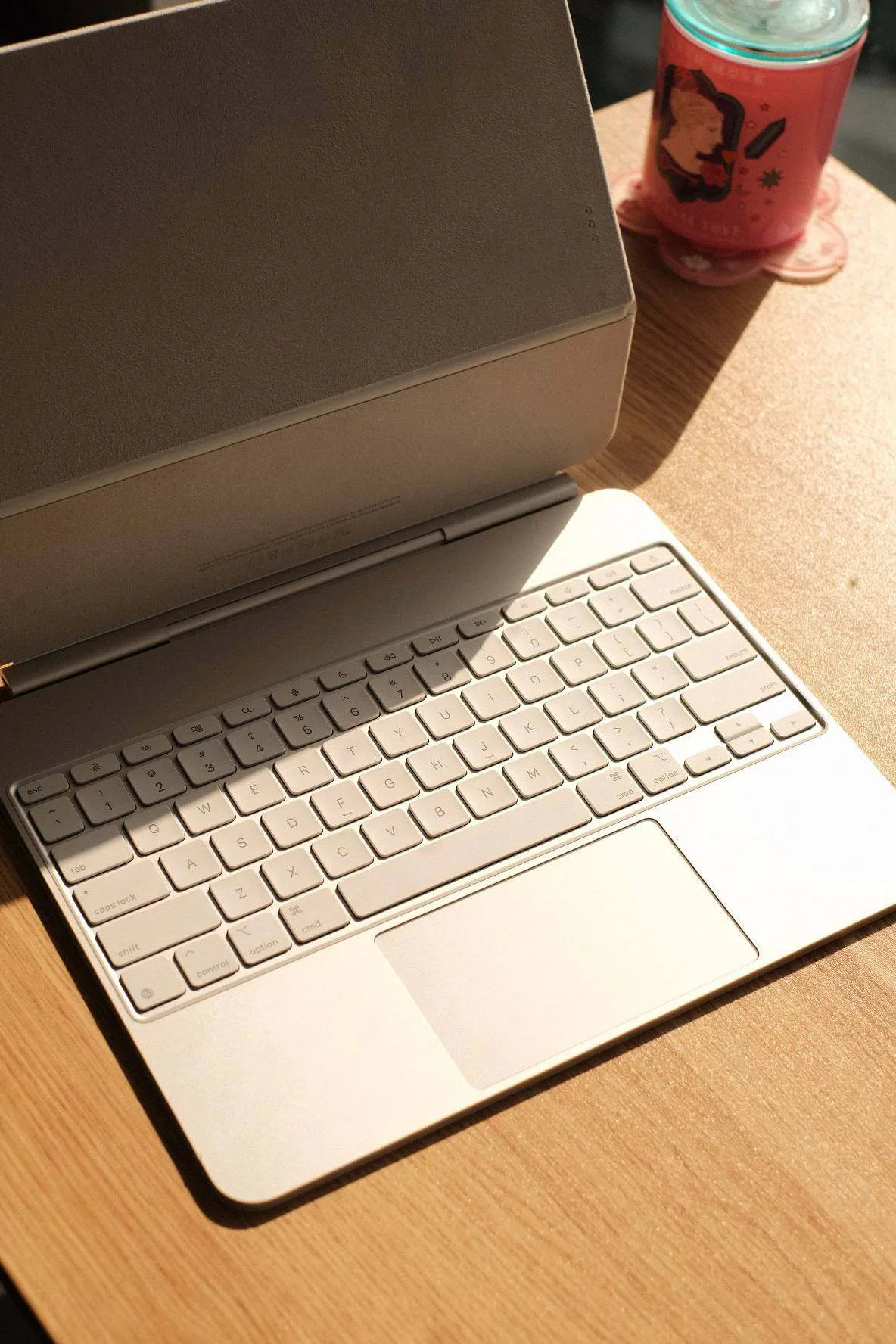 Apple Magic Keyboard 13" for iPad Pro – Unused, Excellent Deal! thumbnail