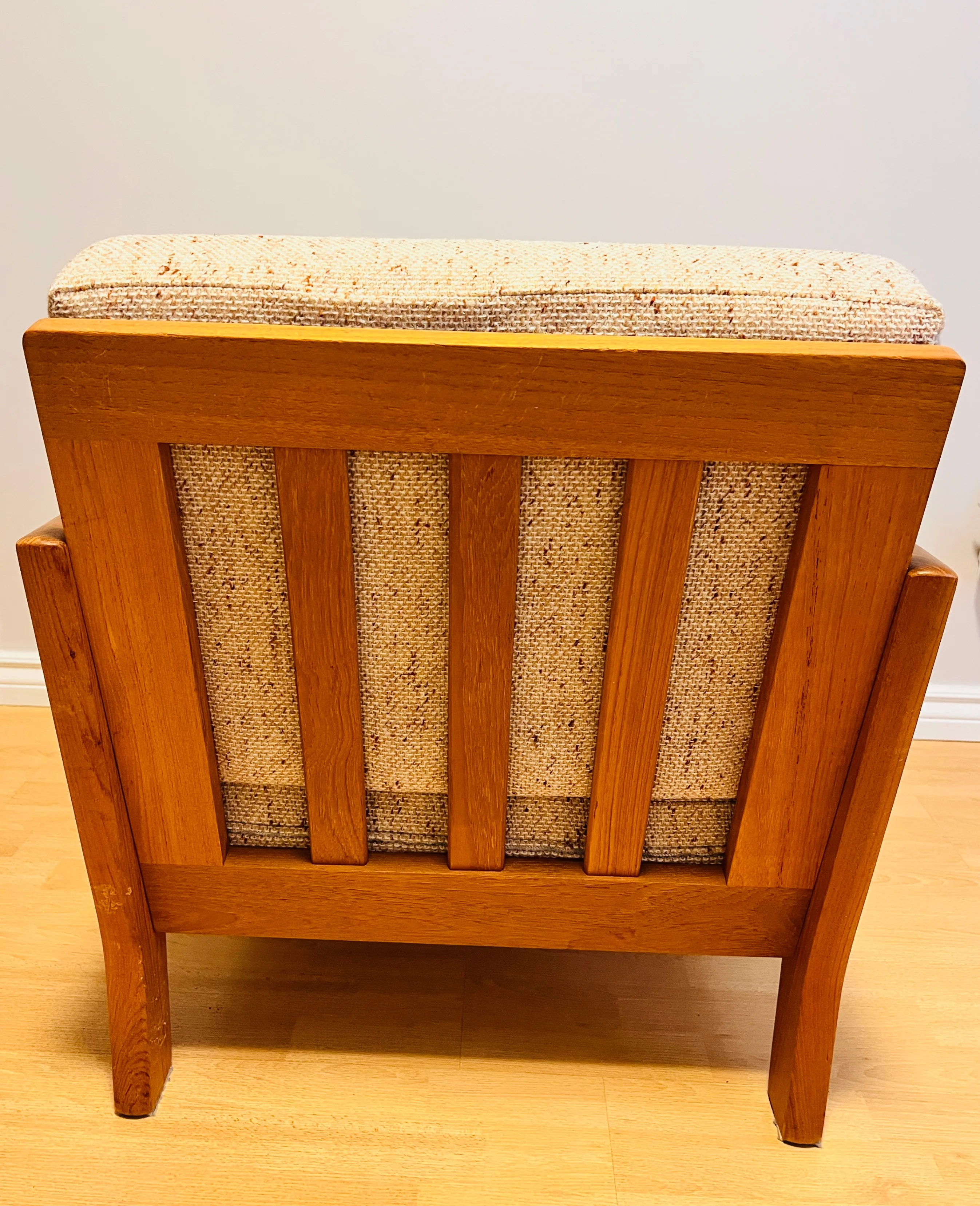 Solid Wood Vintage Sofa Set (3 Pieces) image indicator(3)