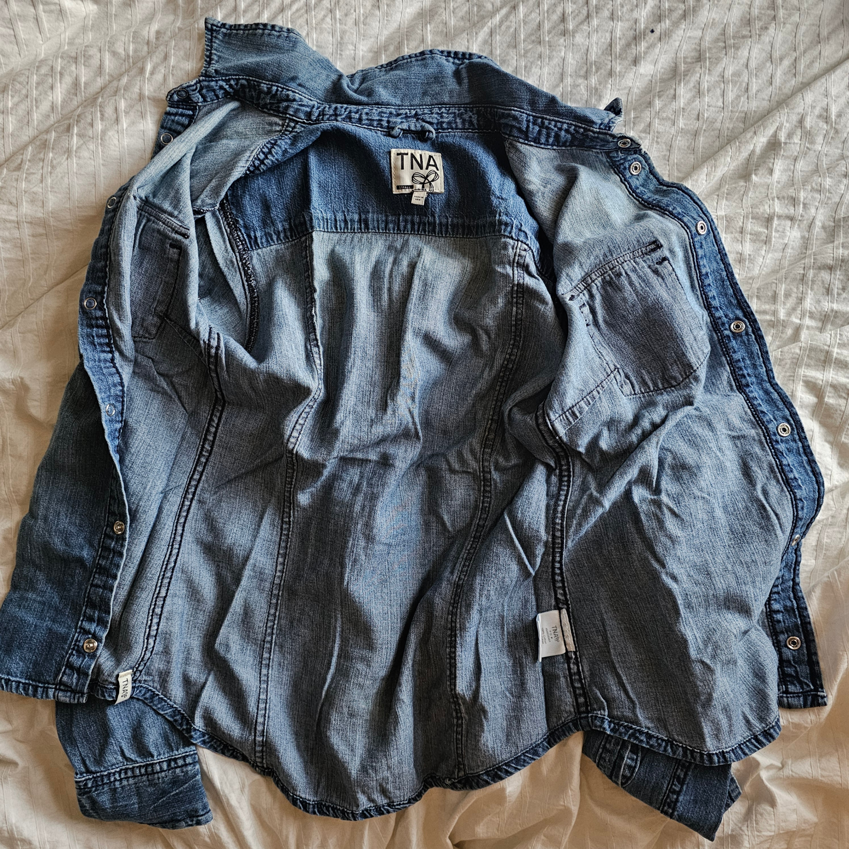 Aritzia TNA Denim Button-up Shirt - Sz S - photo 3