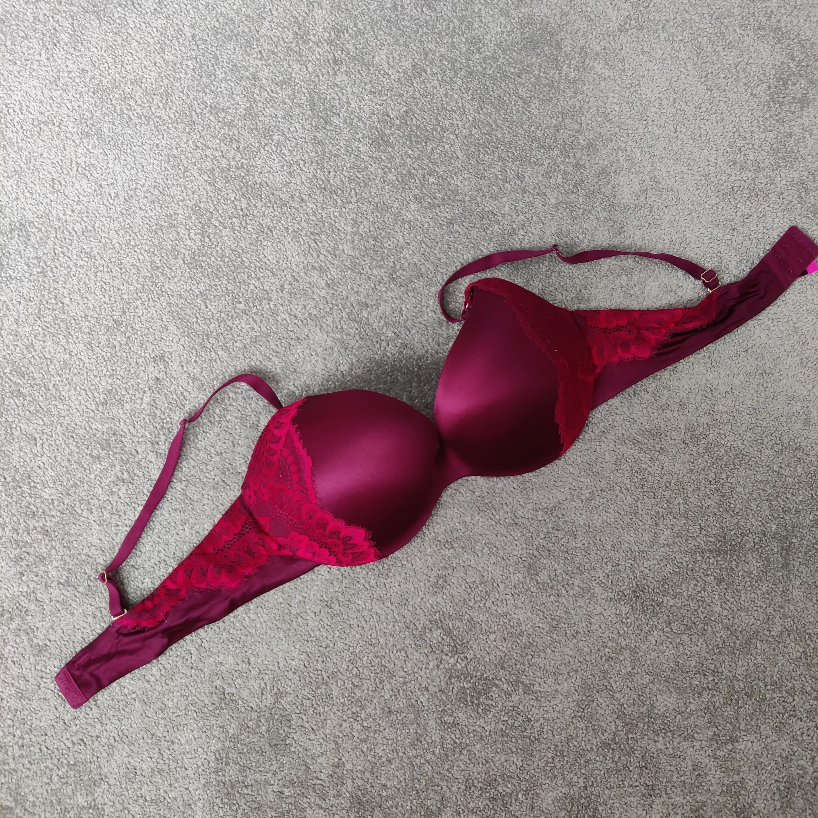 La Senza Body Kiss Red Lace Bra Size US 38 C Support thumbnail