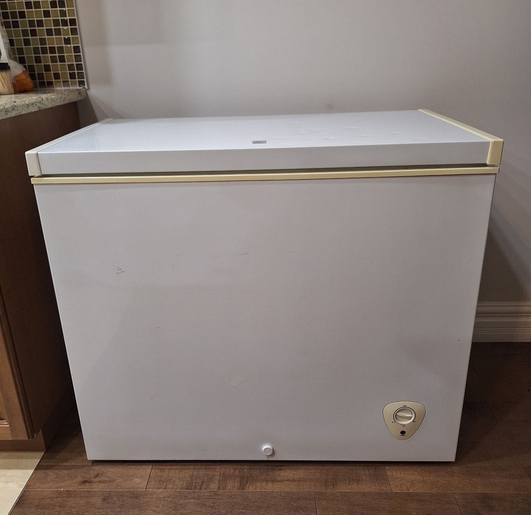Kenmore Chest Freezer 7 cubic ft - photo 2