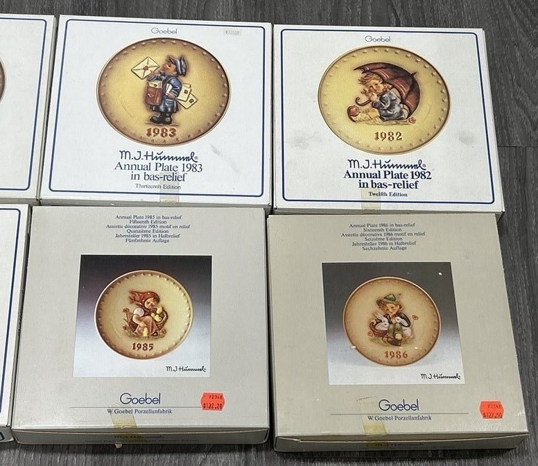 Set of 8 Hummel Annual Plates 1973 to 1986 (Goebel, Germany) 1/2 - photo 3