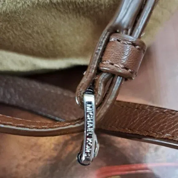 Michael Kors Sling Bag Genuine Leather Strap & Tassel🥕 image indicator(4)