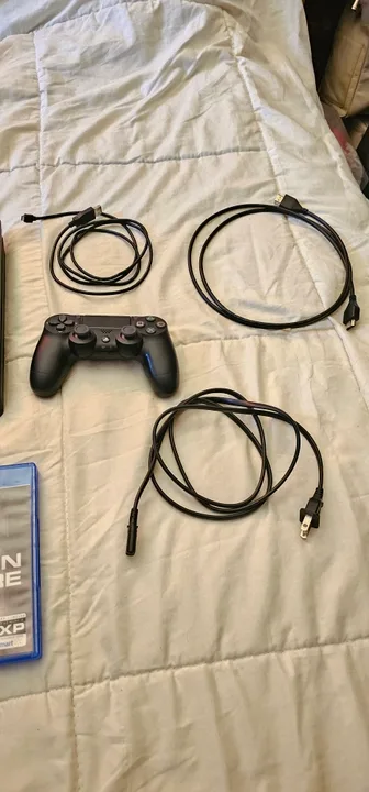 (Like New) PS4 Slim 1TB Console + Controller + MW19 + BFV image indicator(7)