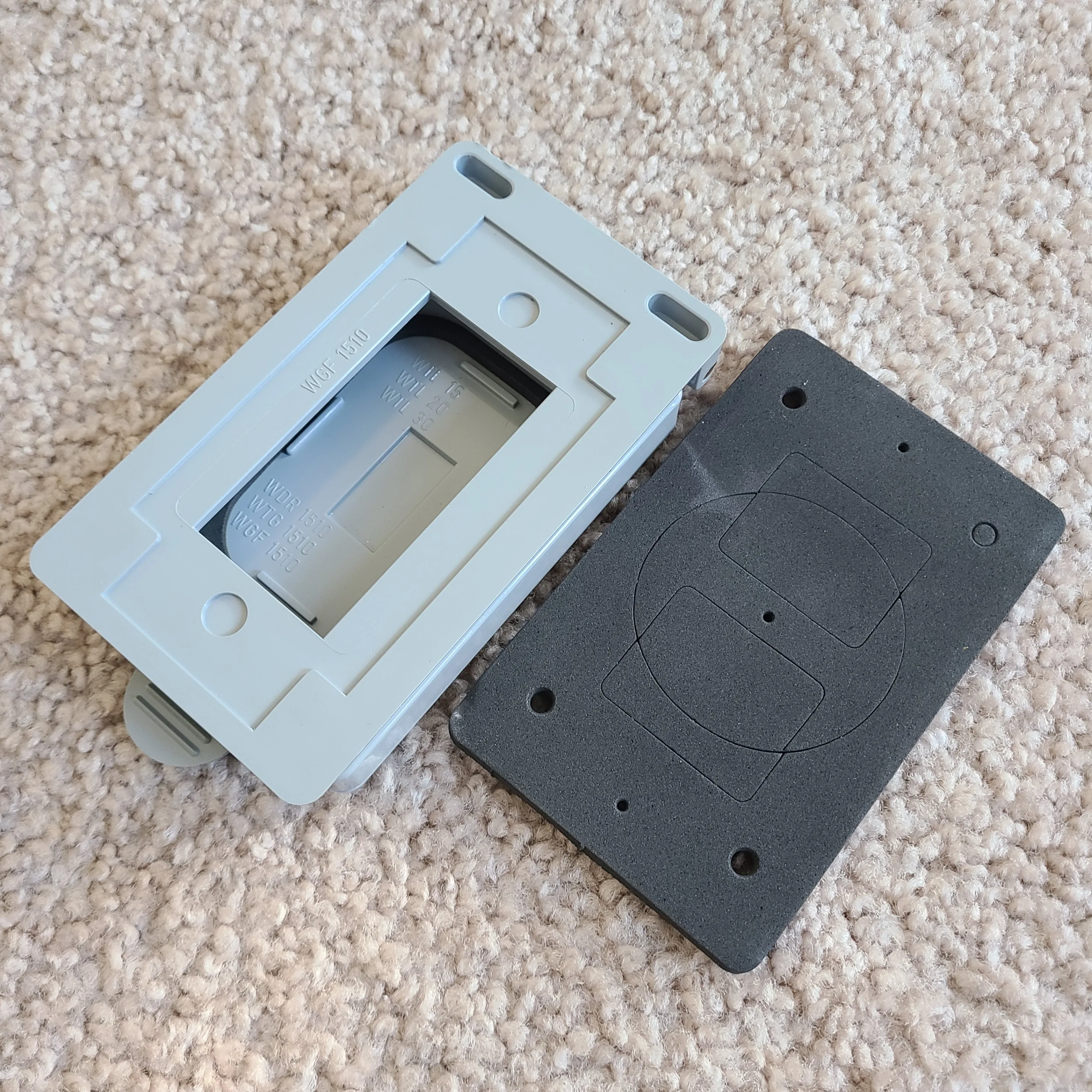 Scepter® 077785 WGF15/10 Receptacle Cover image indicator(5)