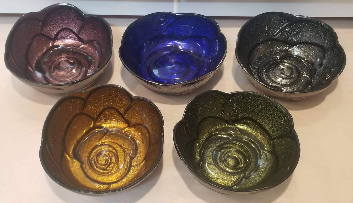 Vintage Jewel-Tone Pressed Glass Lotus Bowls – Set of 5