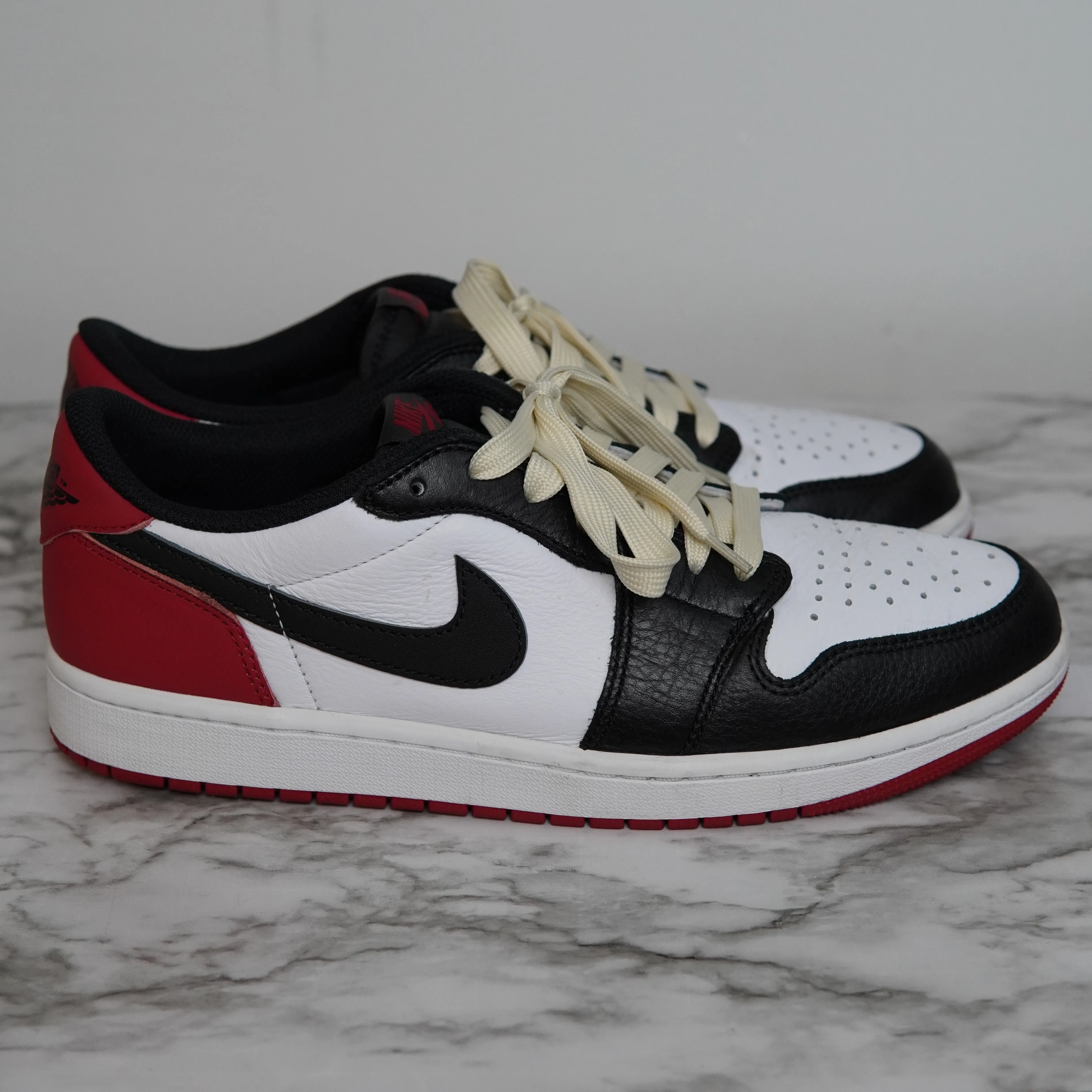 Air Jordan 1 Low 'Black Toe'