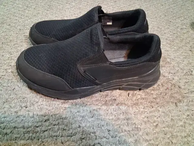 Skechers Slip-on Loafer - Size 8 - photo 2