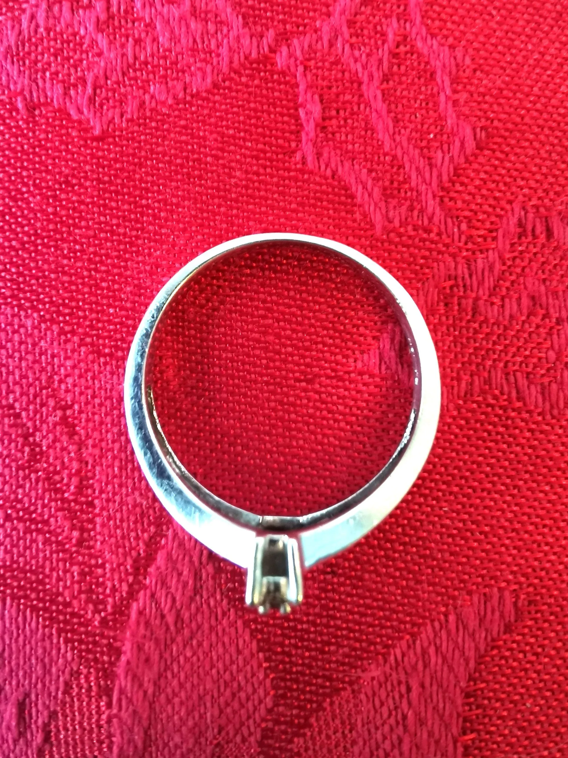 Women's 10kt White Gold with Accent Diamonds Vintage Size 6.5 image indicator(7)