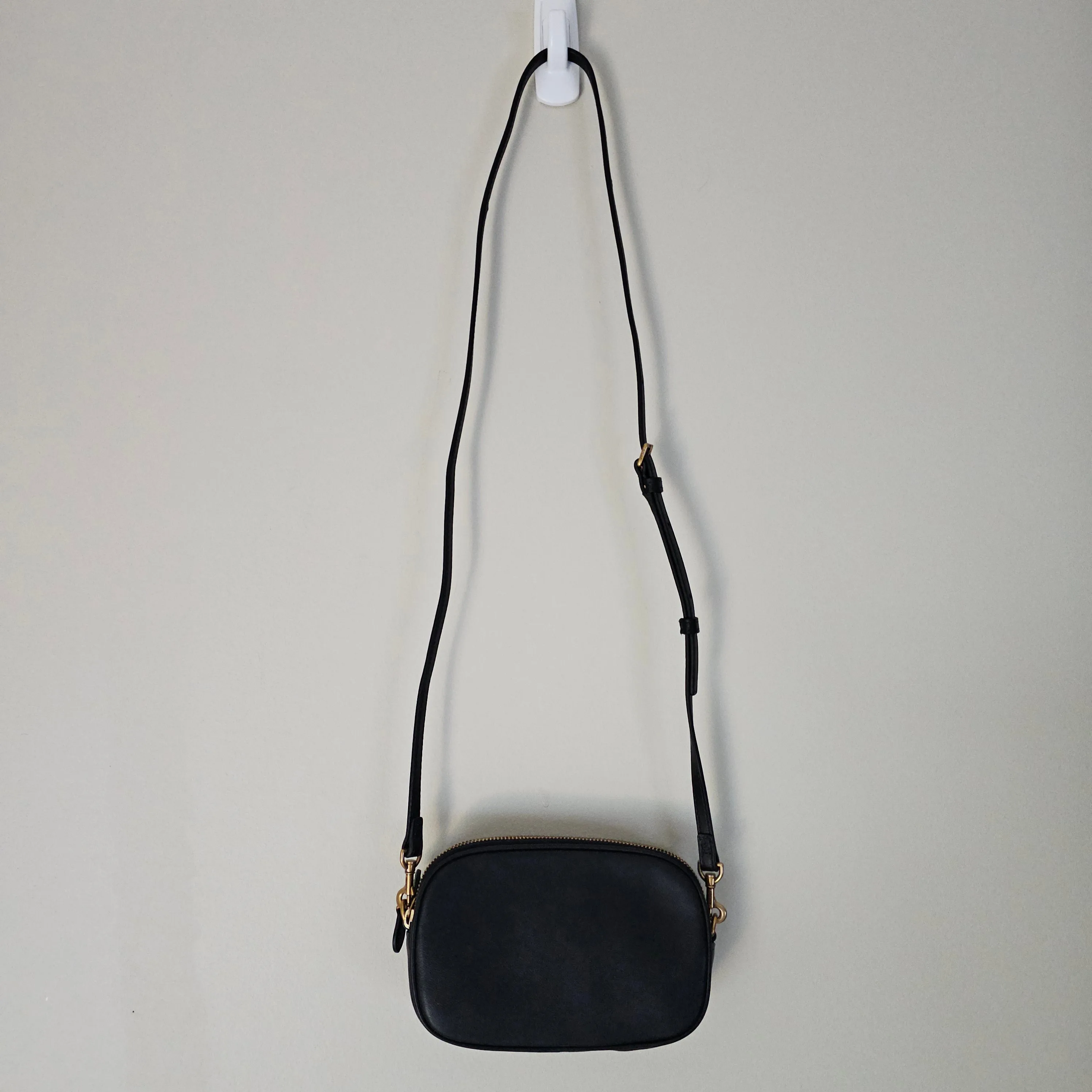 Aritzia Auxiliary Leather Crossbody Bag - 2019 - Black thumbnail