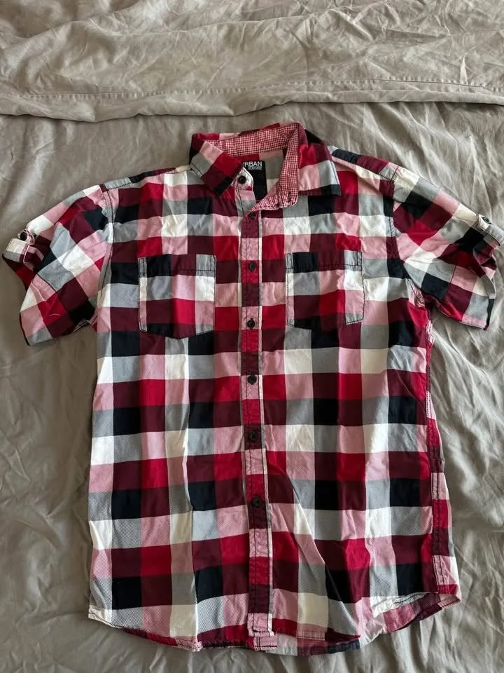 Men’s Urban Planet Plaid Shirts Medium 1 for $7, 2 for $10 image indicator(3)