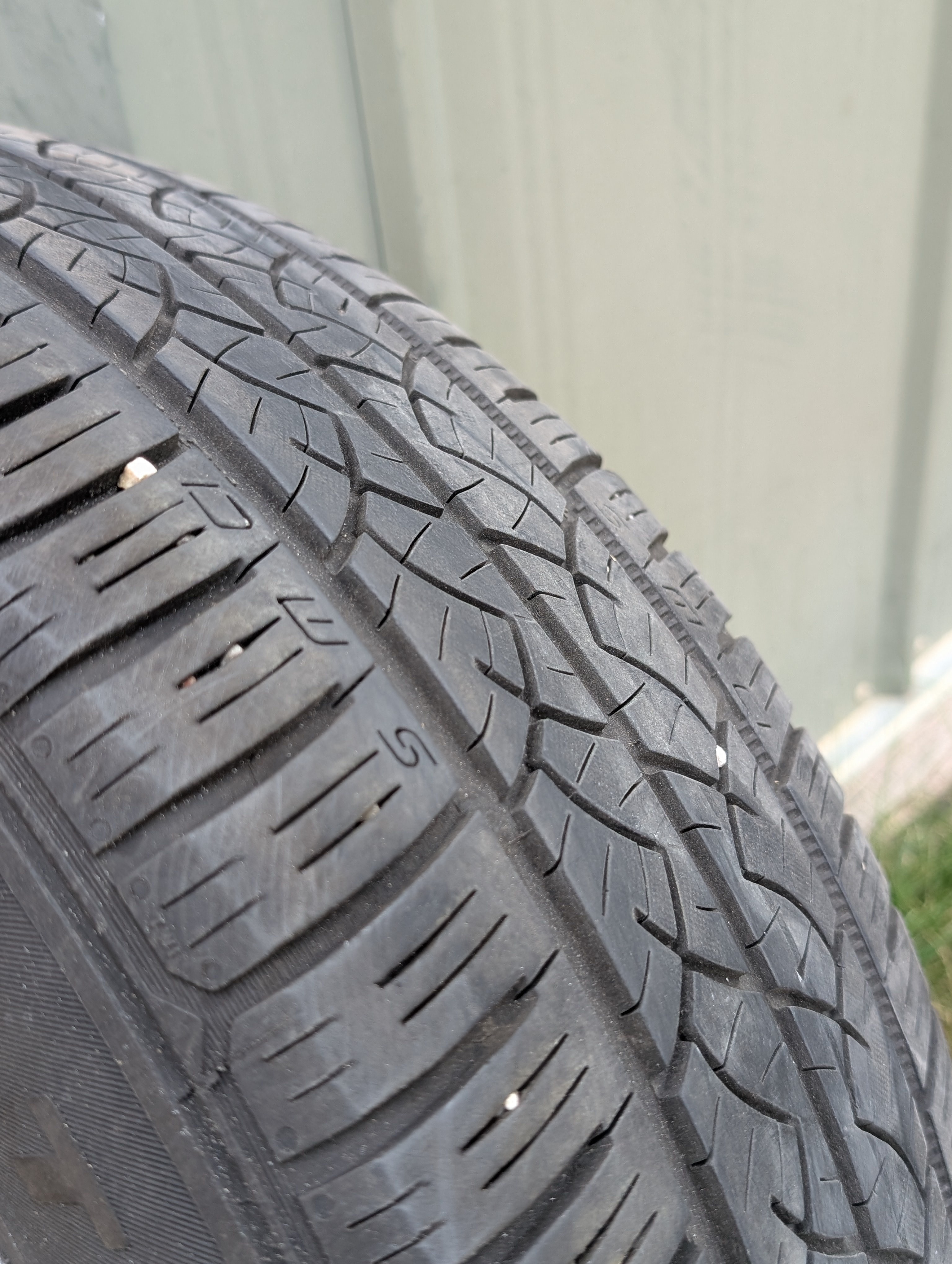 4 All Season Tires with Rims - 205/60R16 - photo 2